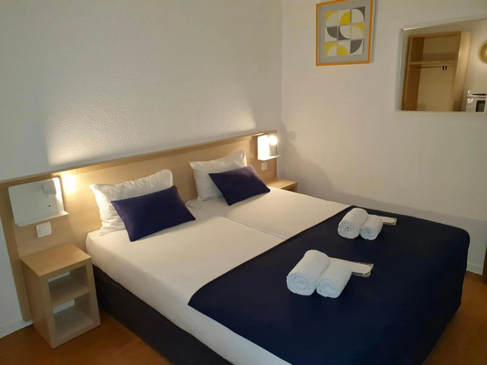 Bed in Budget Hotel Melun Sud - Dammarie Les Lys