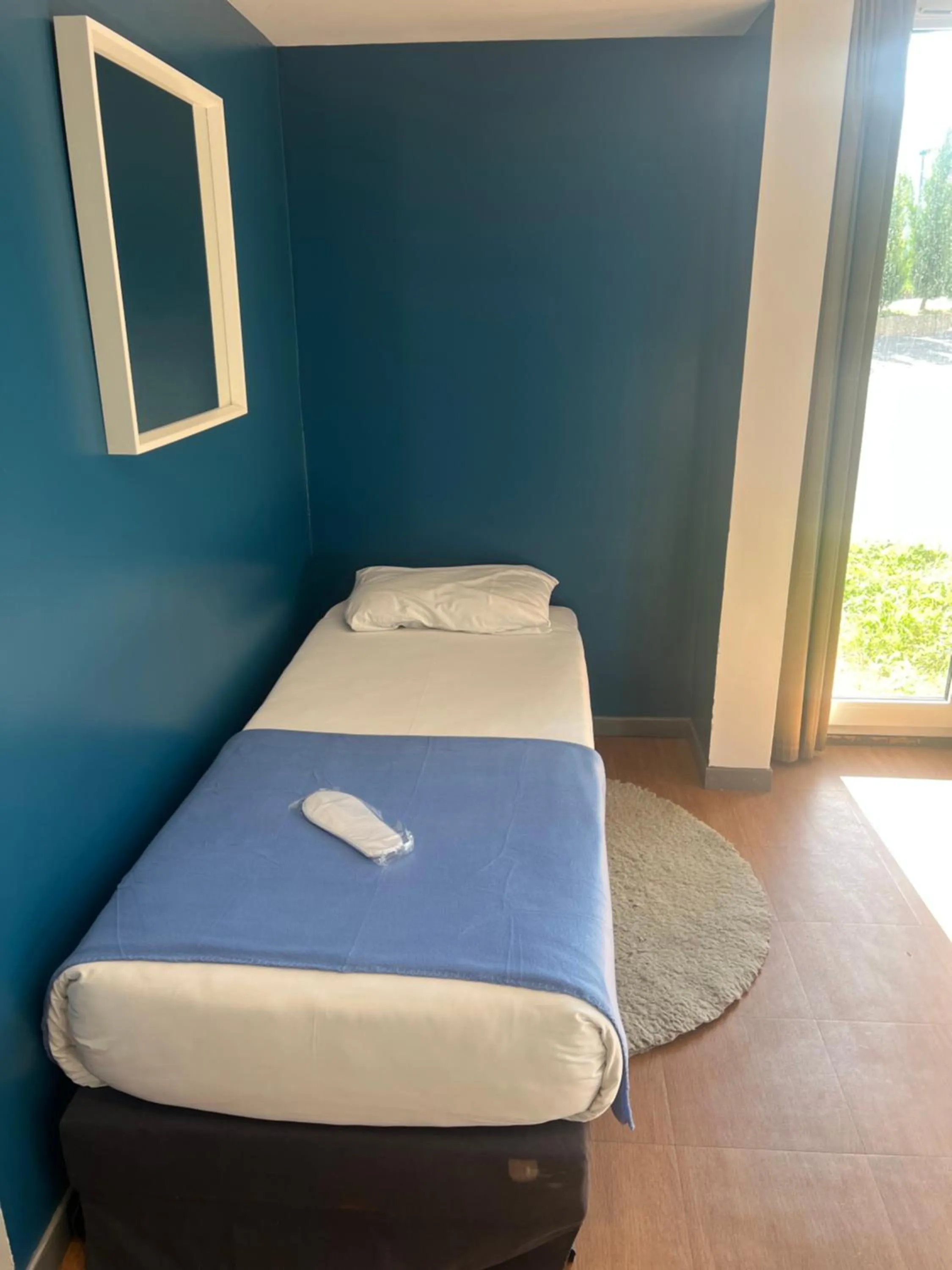 Bed in Budget Hotel Melun Sud - Dammarie Les Lys