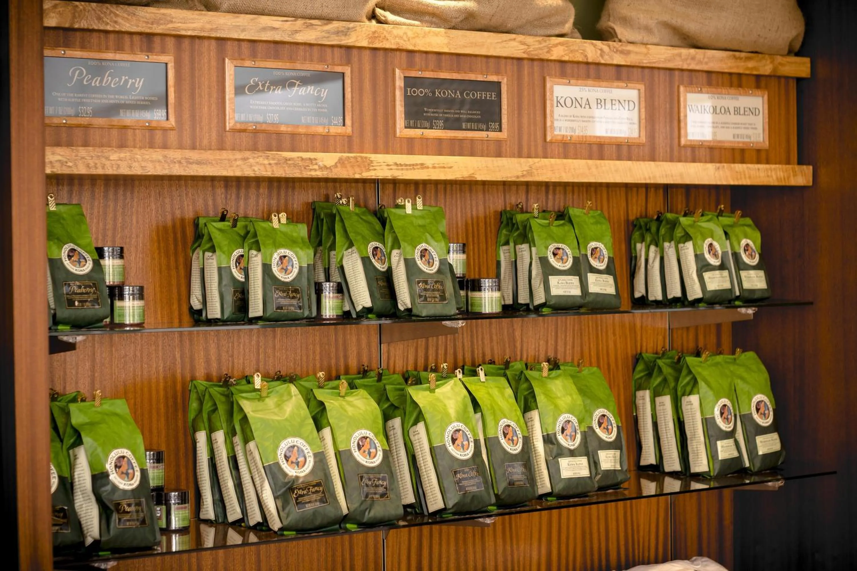 Dining area in Hilton Waikoloa Village