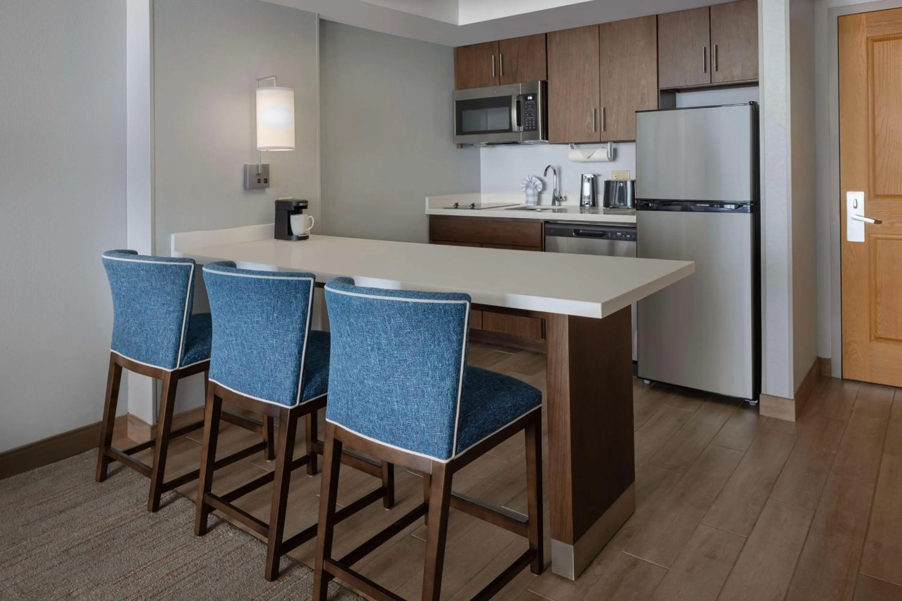 Kitchen or kitchenette in Hampton Inn & Suites Myrtle Beach Oceanfront