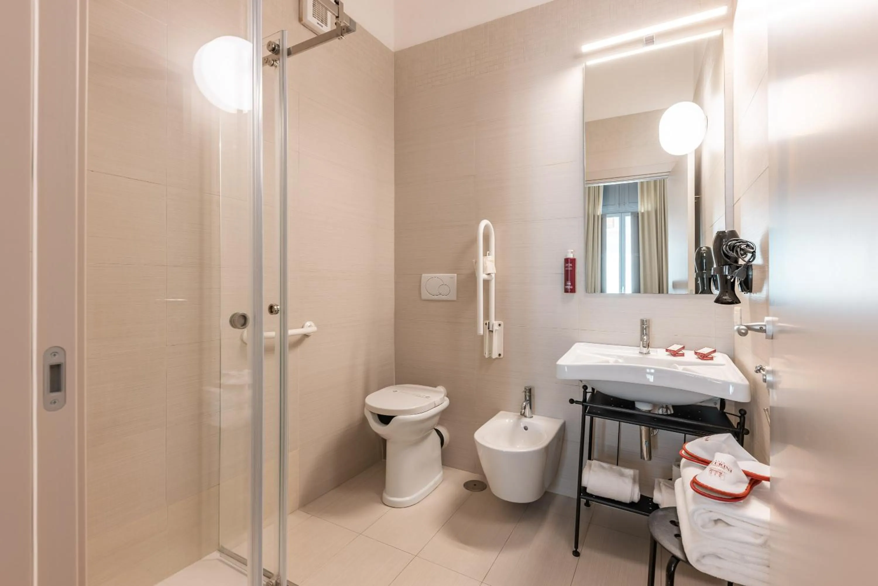 Shower in Palazzo Indelli