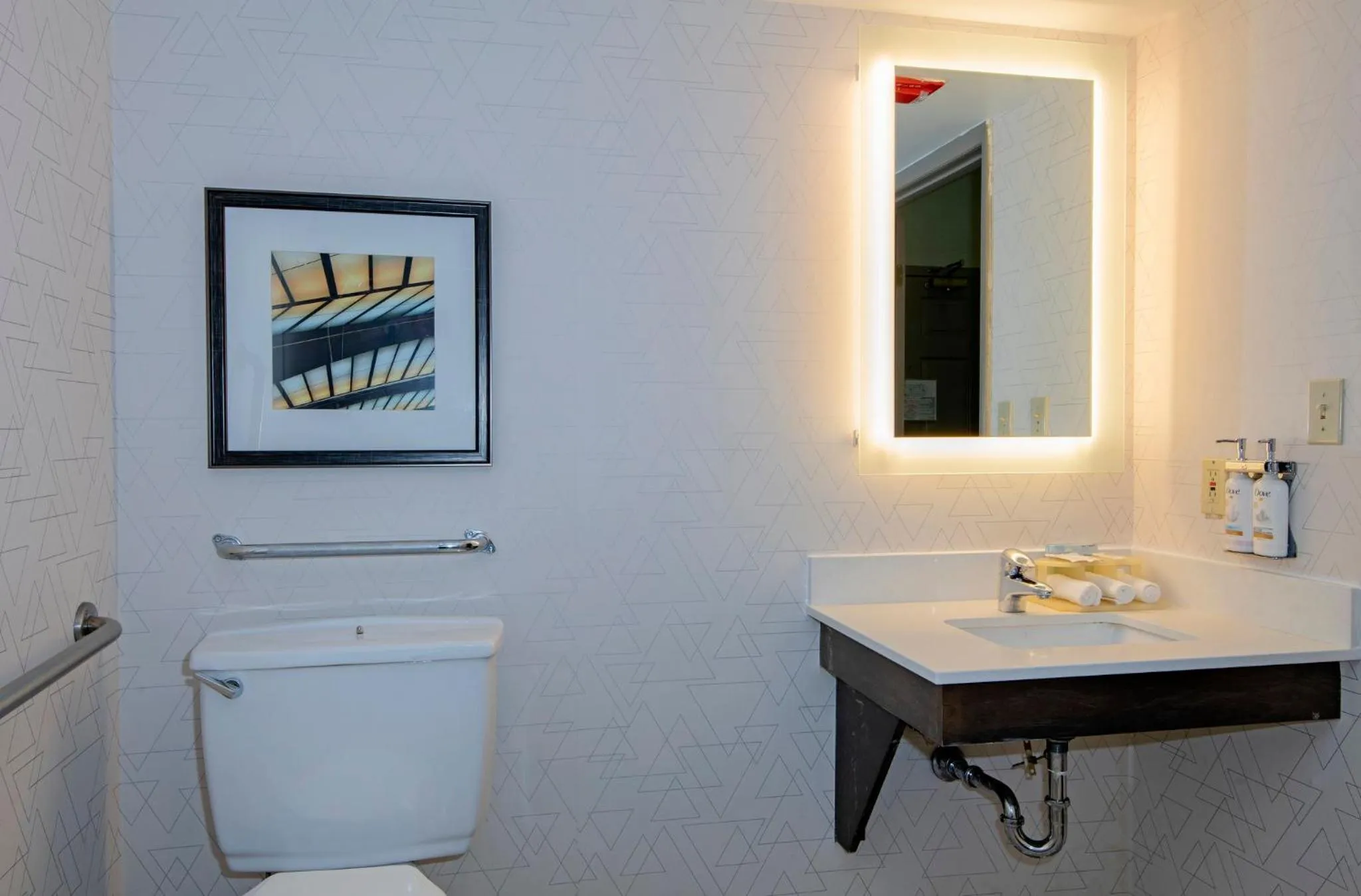 Photo of the whole room in Holiday Inn Express Kamloops by IHG