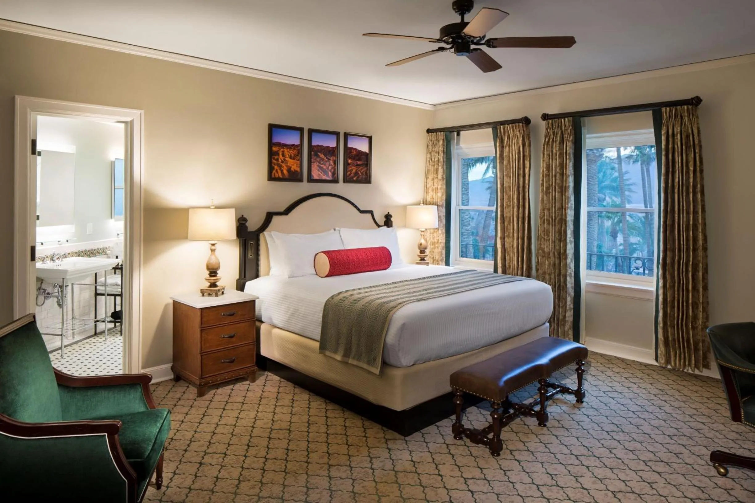 Photo of the whole room, Bed in The Inn at Death Valley