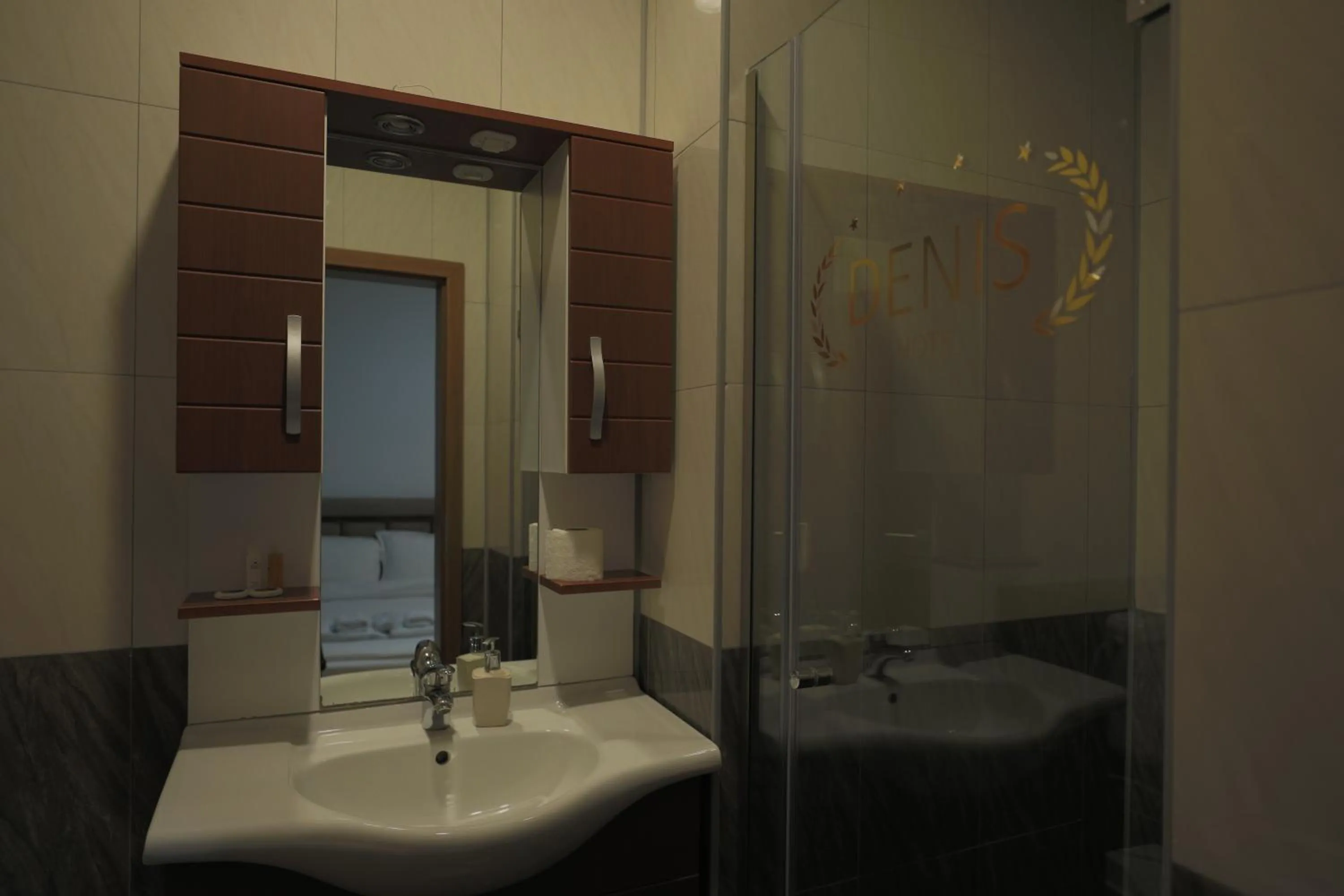 Bathroom in Hotel Denis