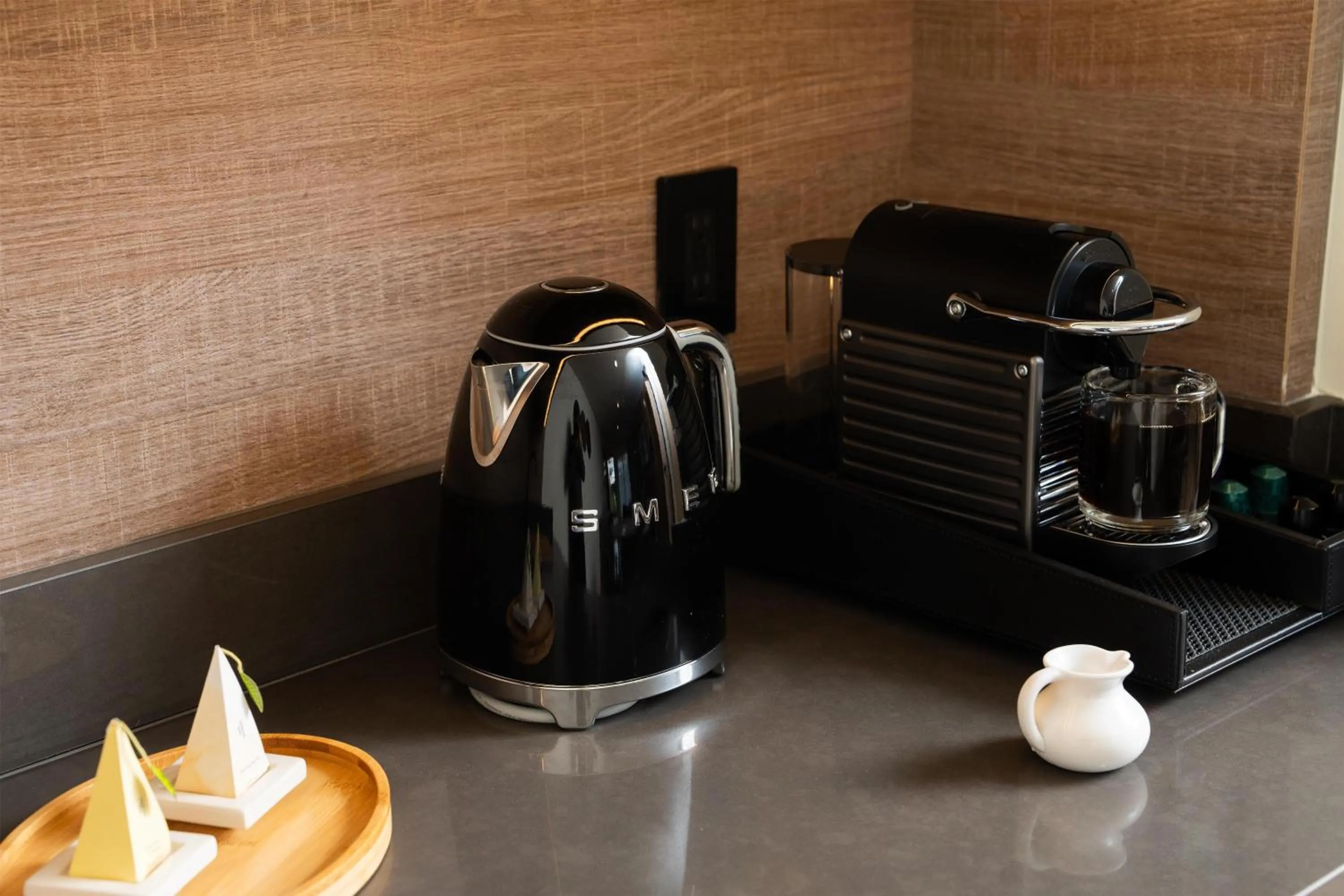 Photo of the whole room in Casa Mani Resort Napa Valley, Curio Collection By Hilton