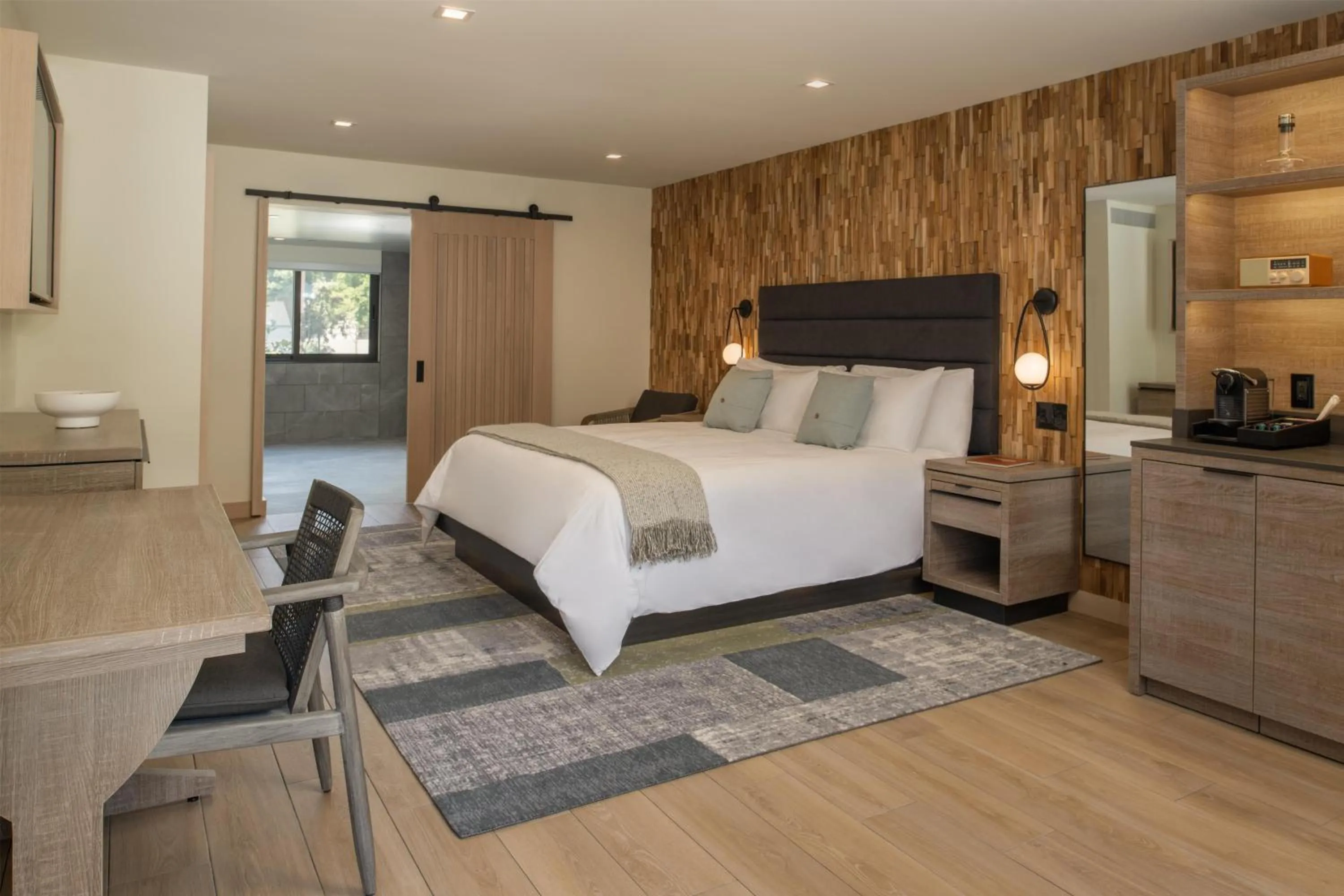 Bed in Casa Mani Resort Napa Valley, Curio Collection By Hilton