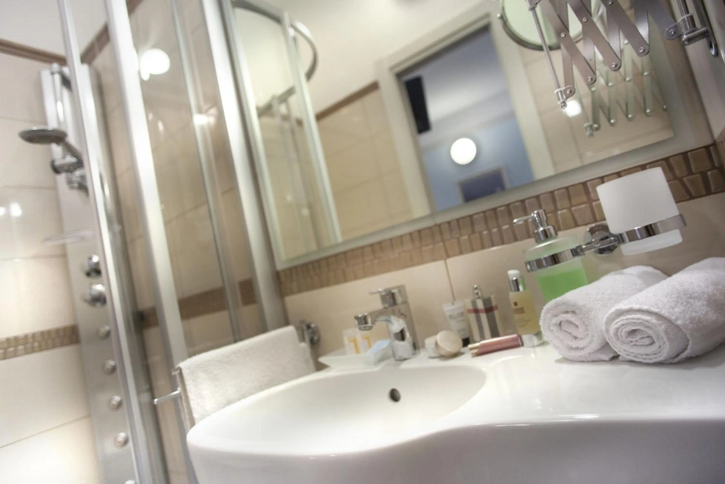 Bathroom in Hotel Cadiz