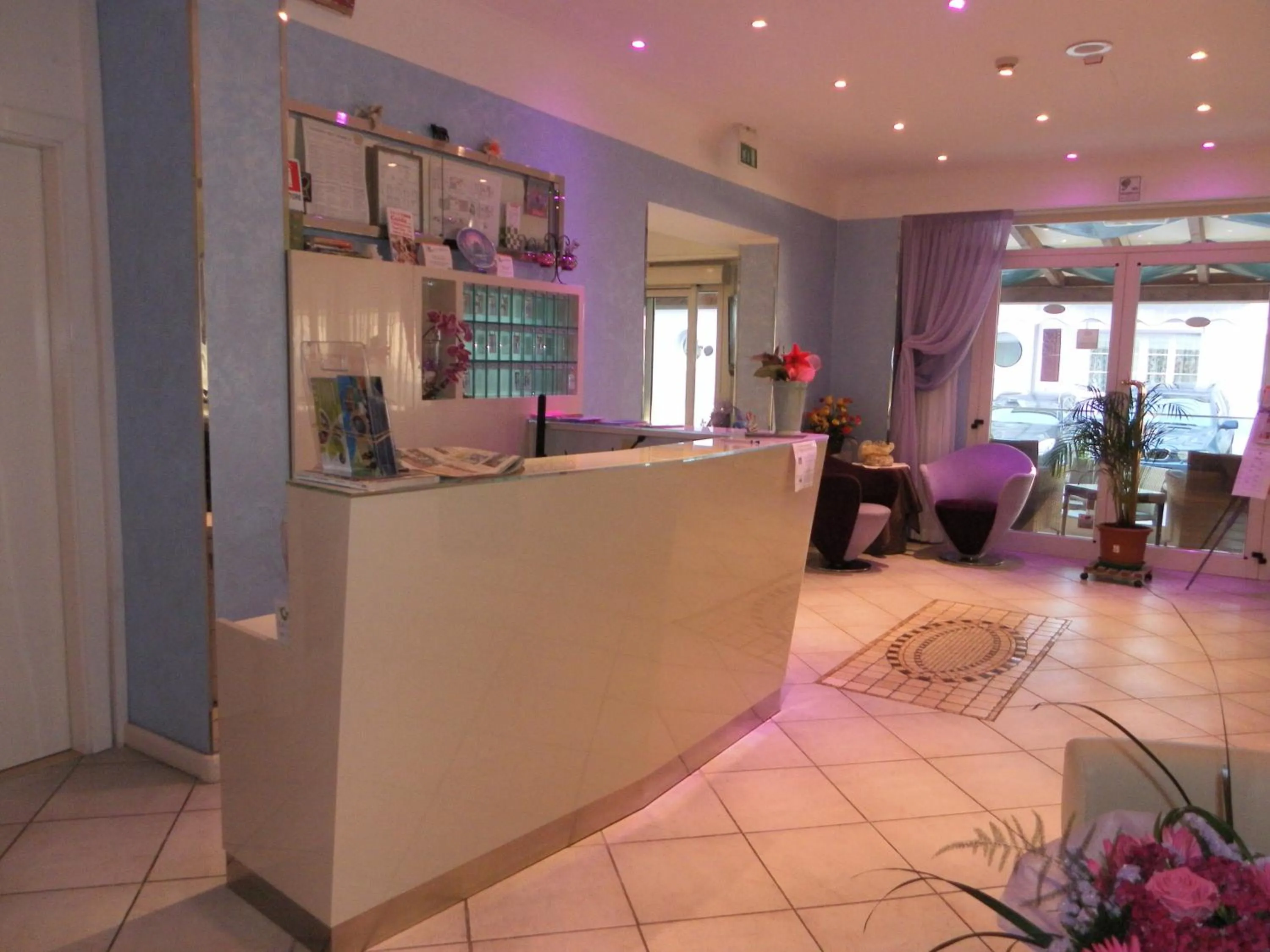 Lobby or reception in Hotel Cadiz