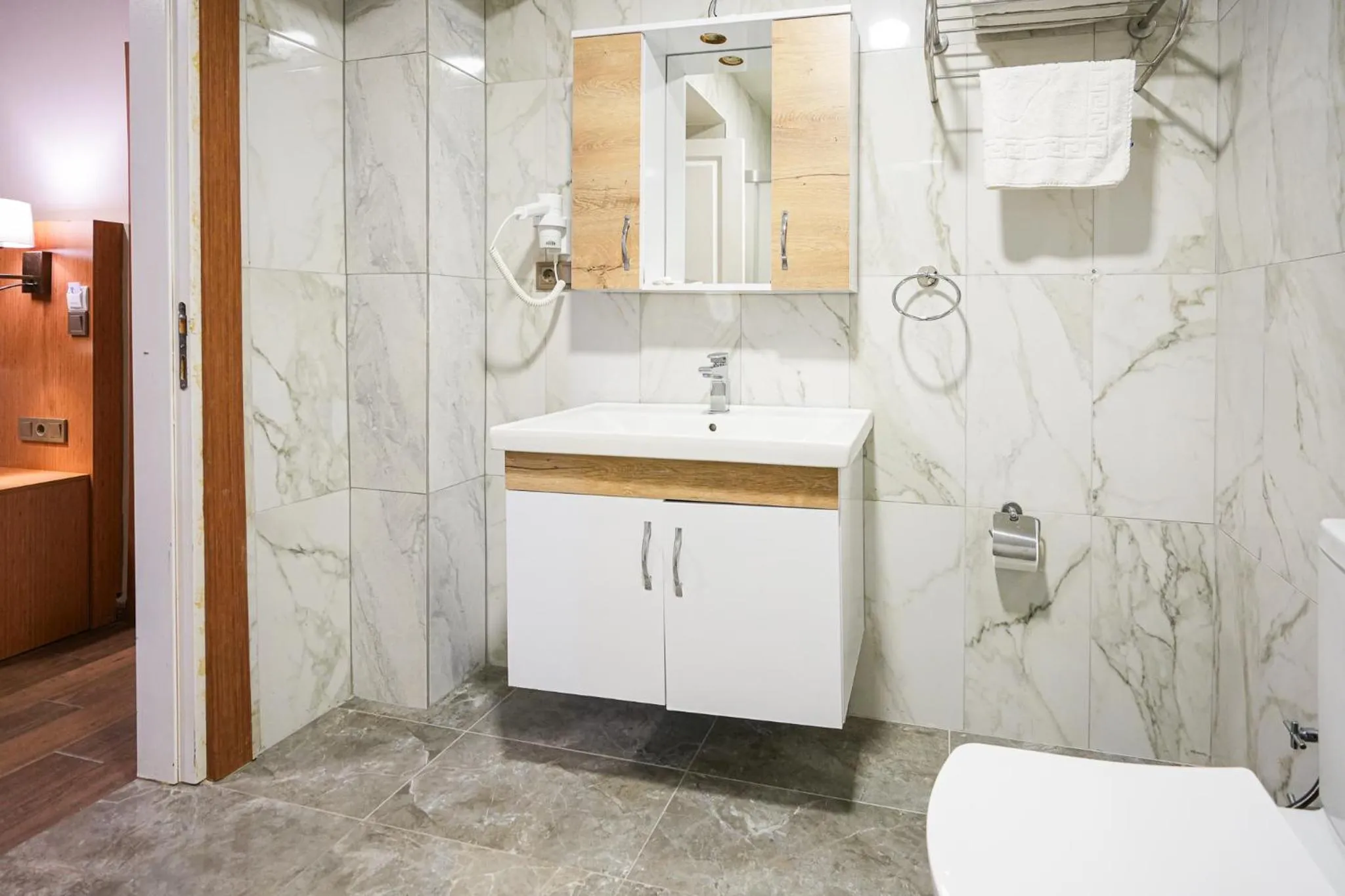 Shower in Seatanbul Hotel