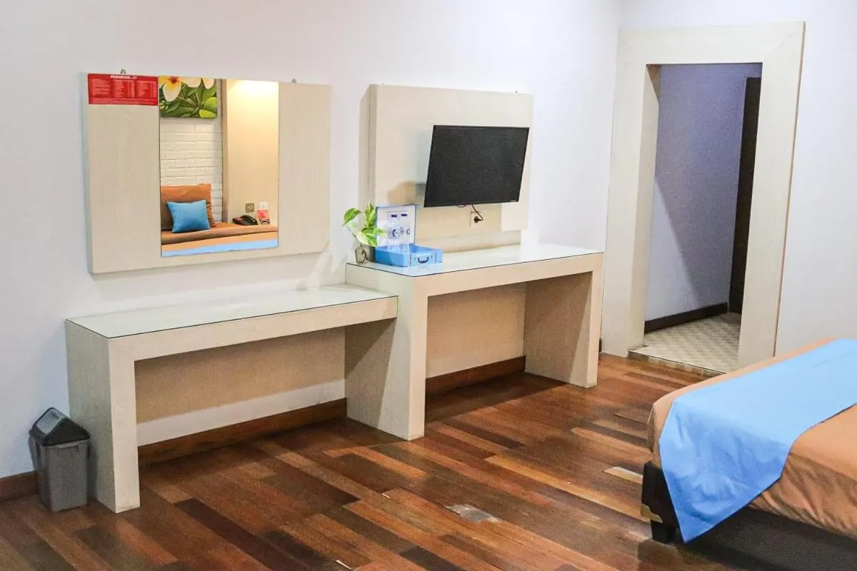 Bed in Hotel Pesona Merak