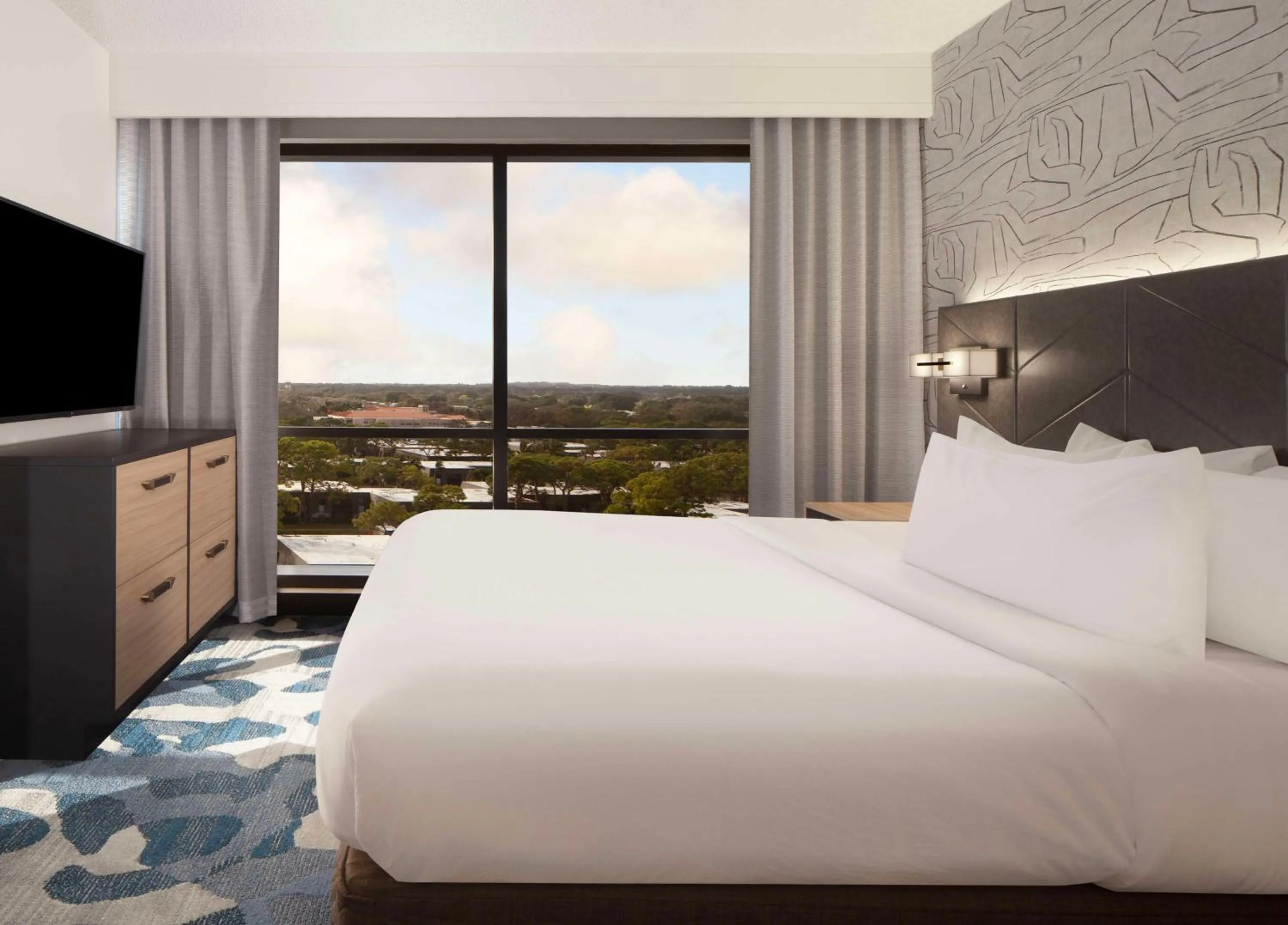 Bed in Embassy Suites by Hilton Palm Beach Gardens PGA Boulevard