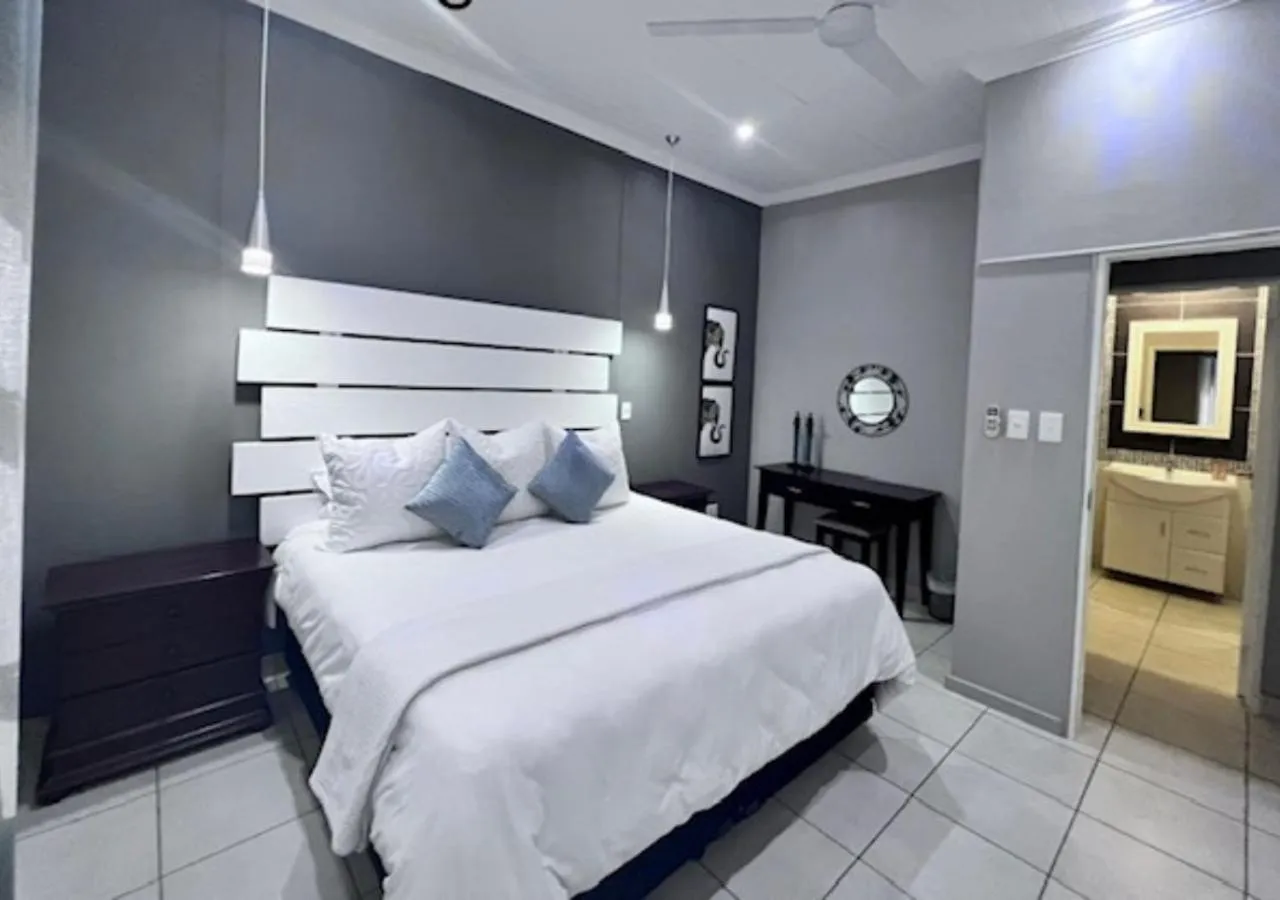 Bedroom, Bed in Turaco Lodge - No Loadshedding