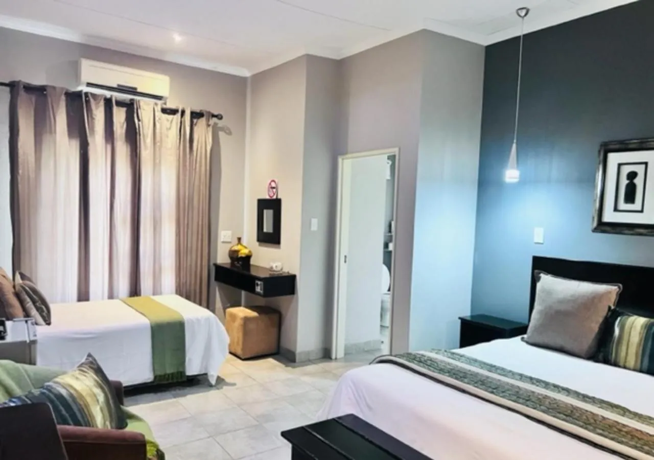 Bedroom, Bed in Turaco Lodge - No Loadshedding
