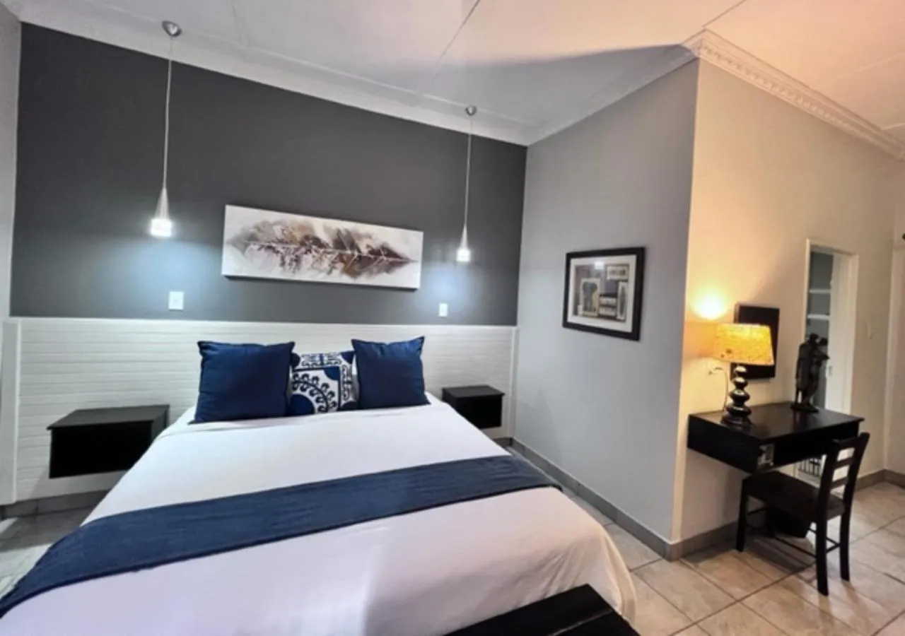 Bedroom, Bed in Turaco Lodge - No Loadshedding