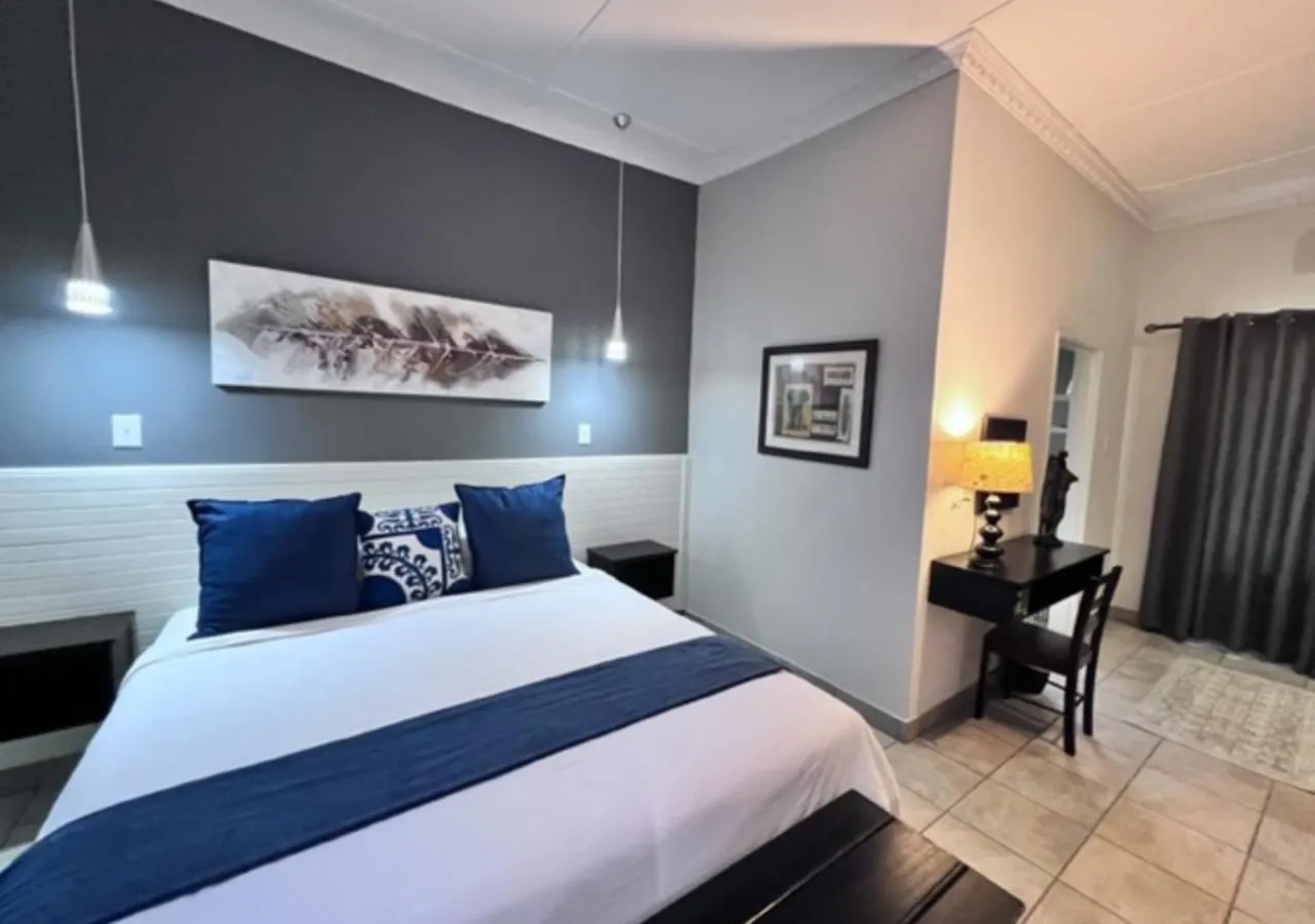 Bedroom, Bed in Turaco Lodge - No Loadshedding