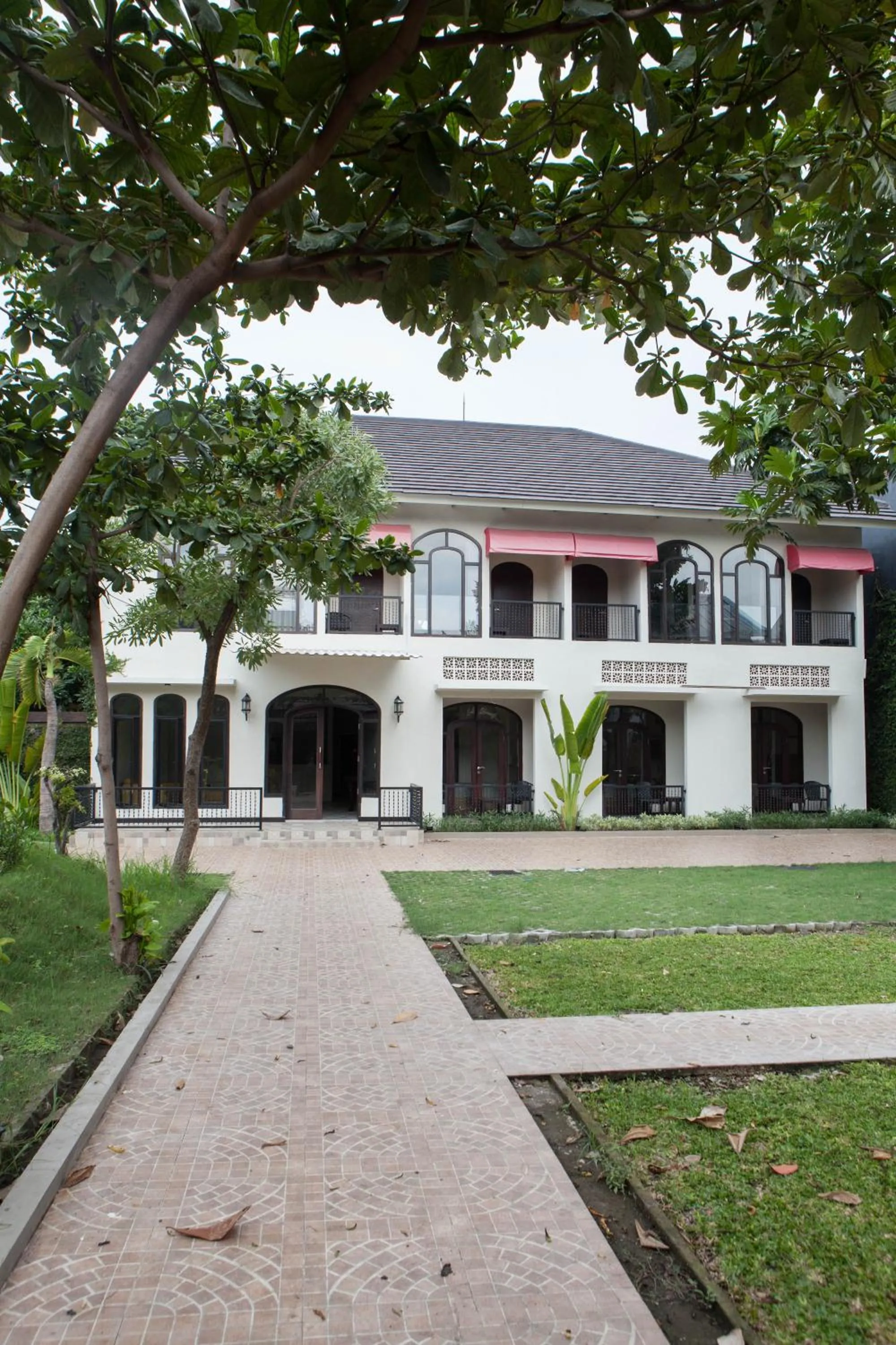 Property building in RedDoorz @ Wiyung 2