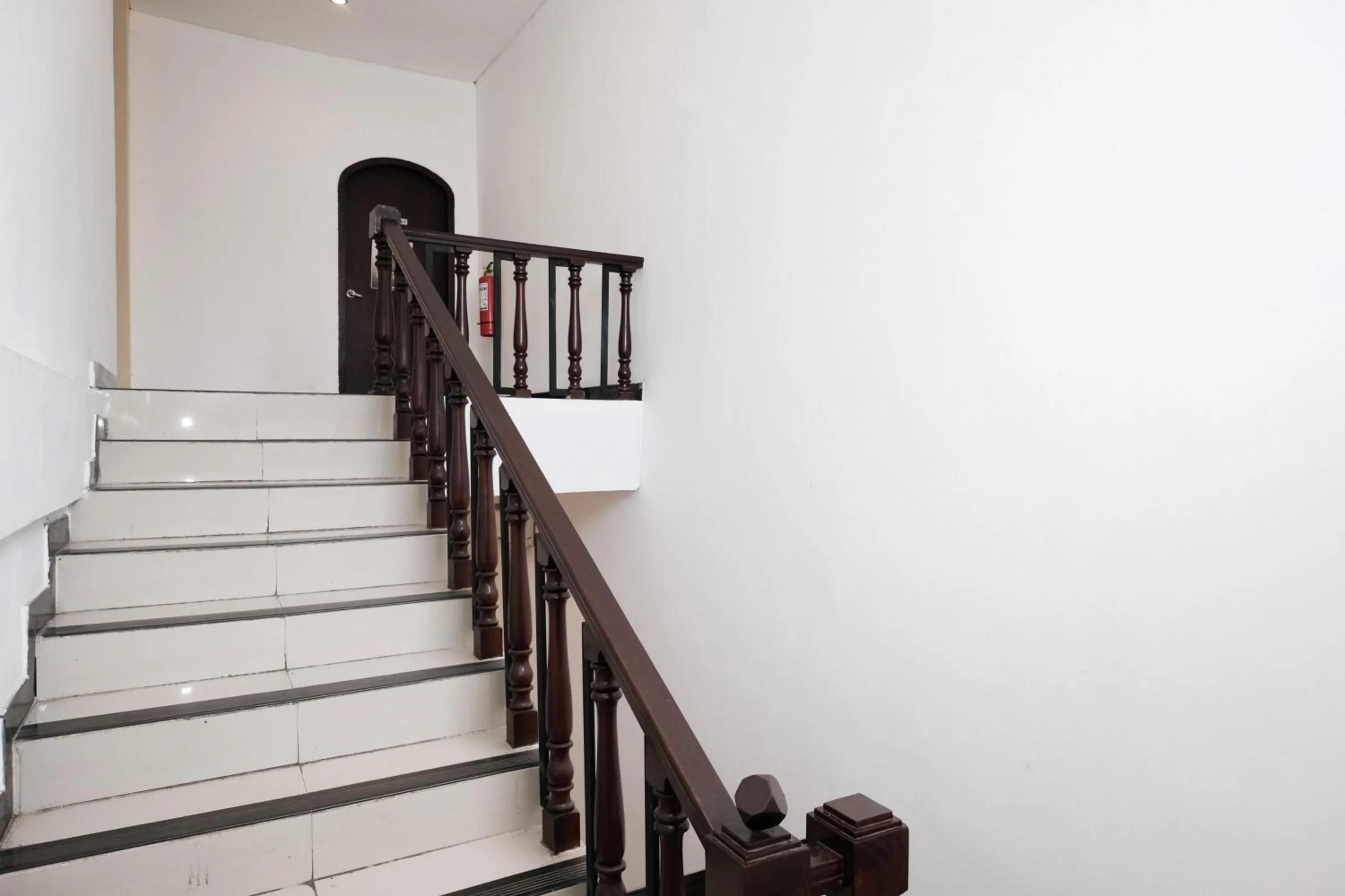 Property building in RedDoorz @ Wiyung 2