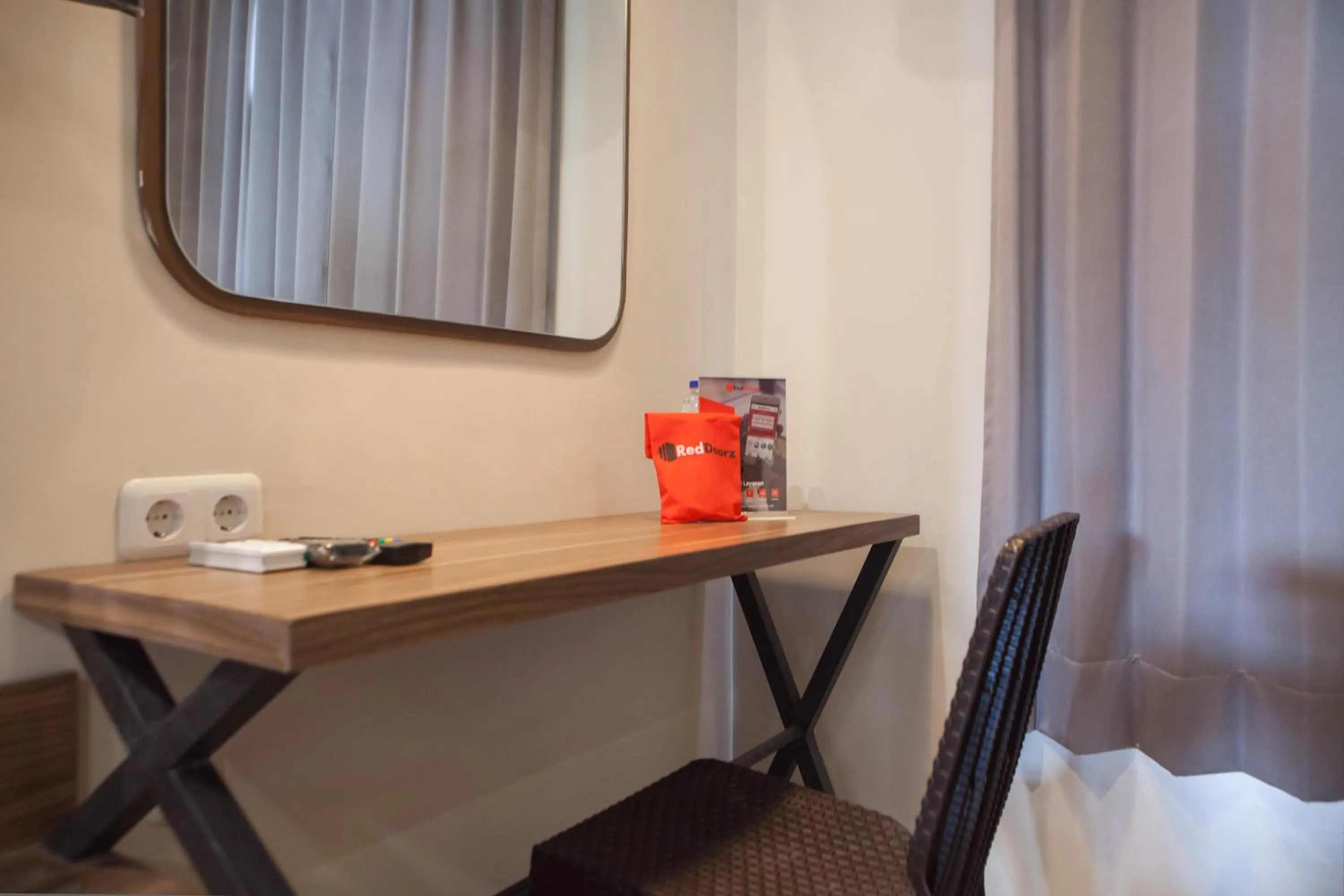 Bedroom in RedDoorz @ Wiyung 2