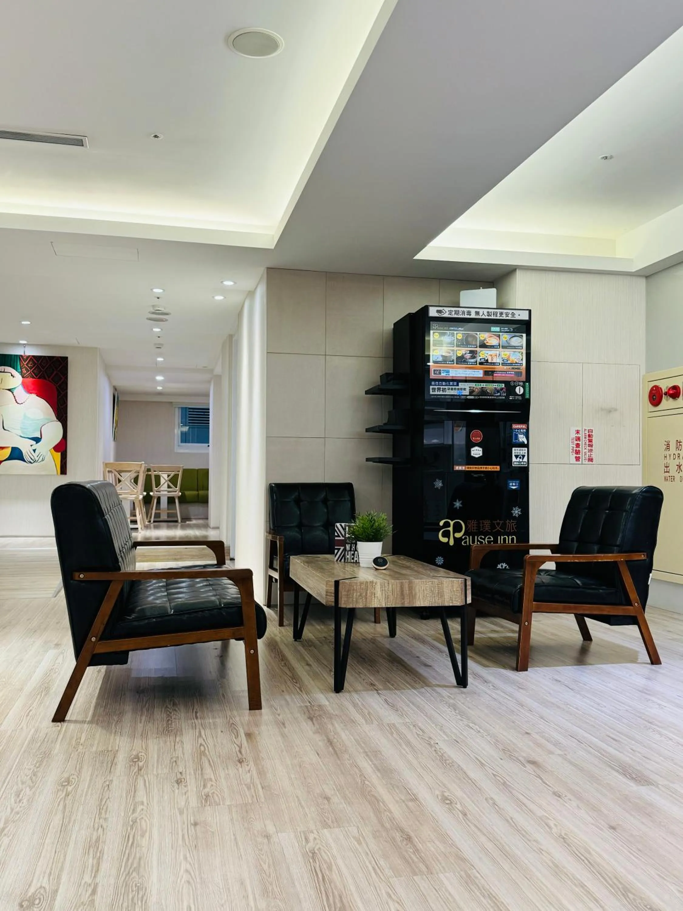 Seating area in Apause Inn