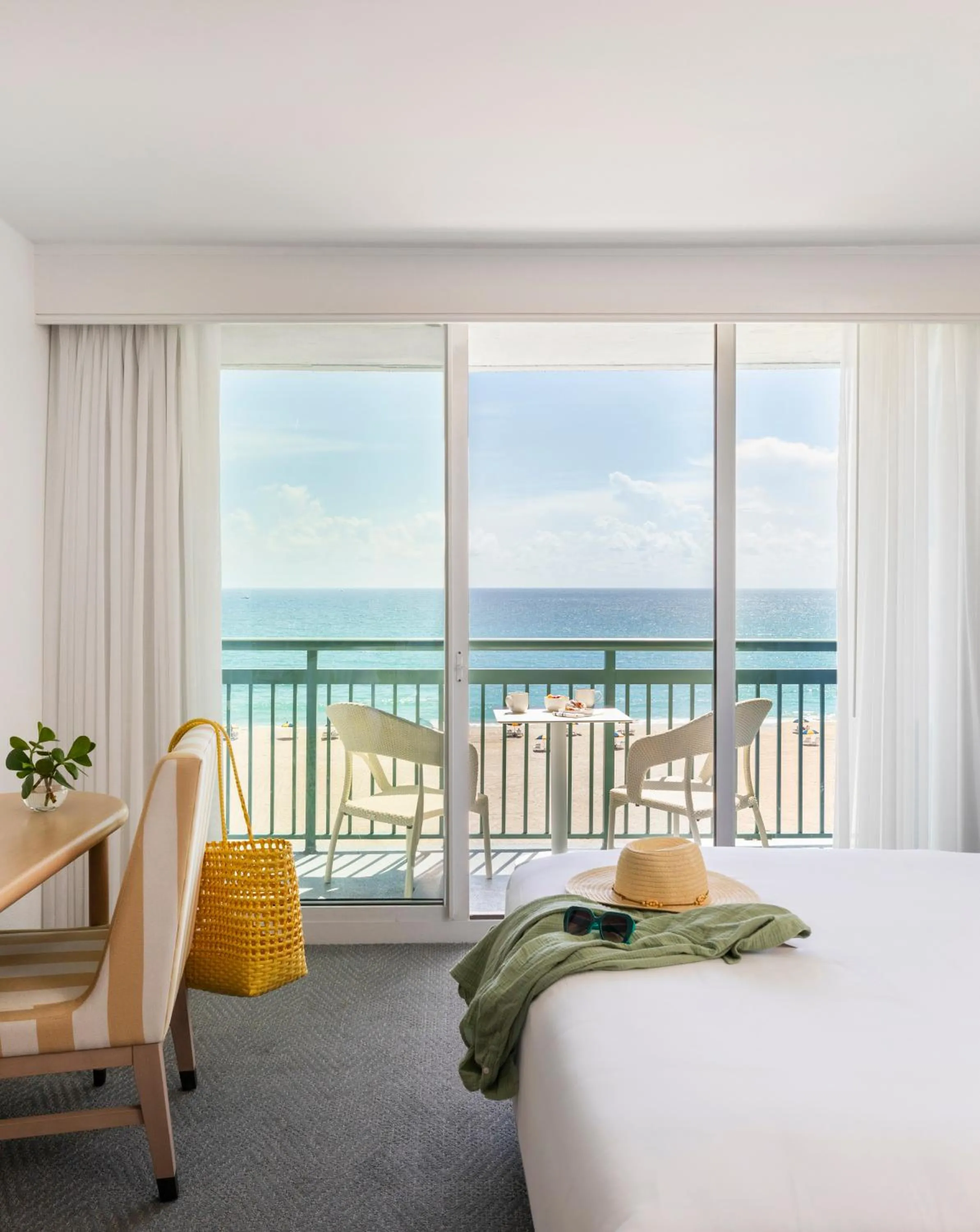 Bedroom, Bed in The Singer Oceanfront Resort, Curio Collection by Hilton