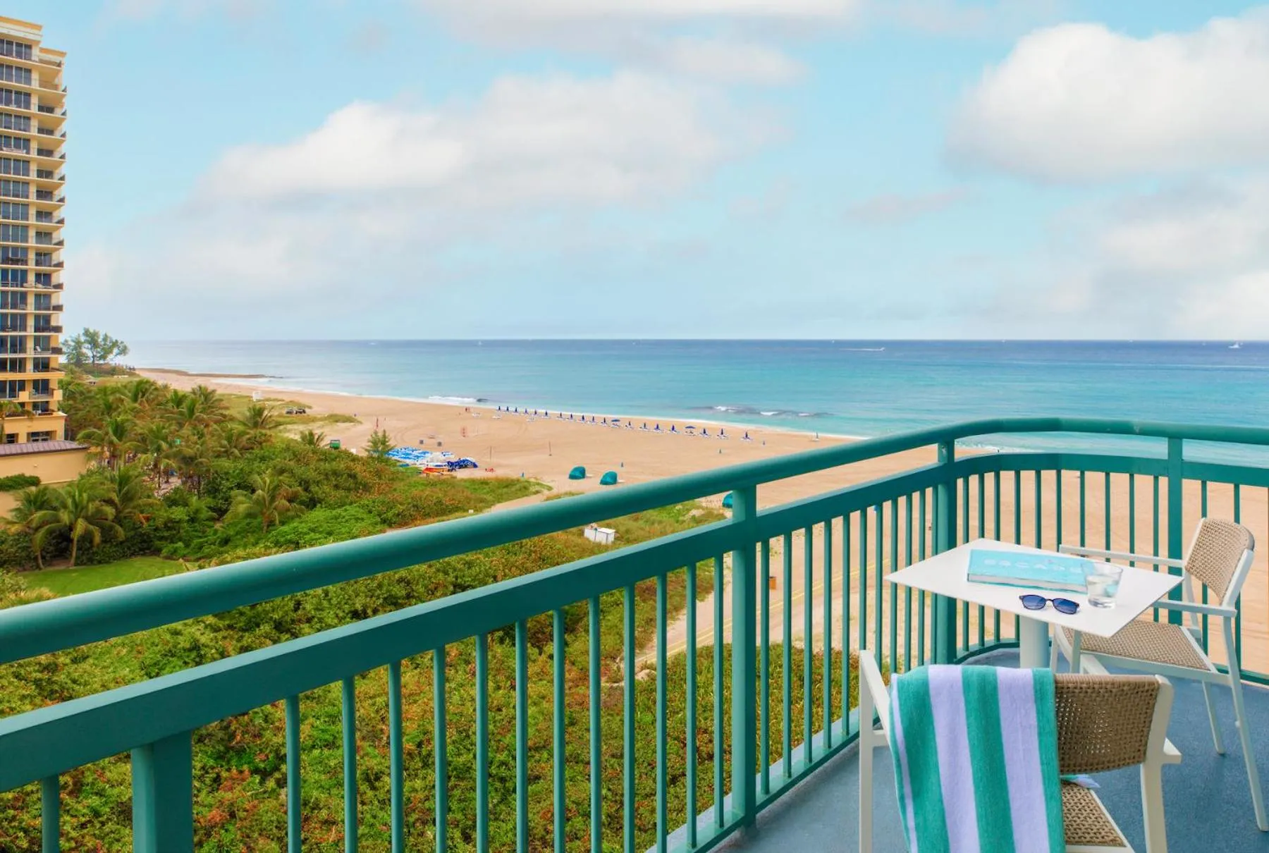 Balcony/Terrace in The Singer Oceanfront Resort, Curio Collection by Hilton