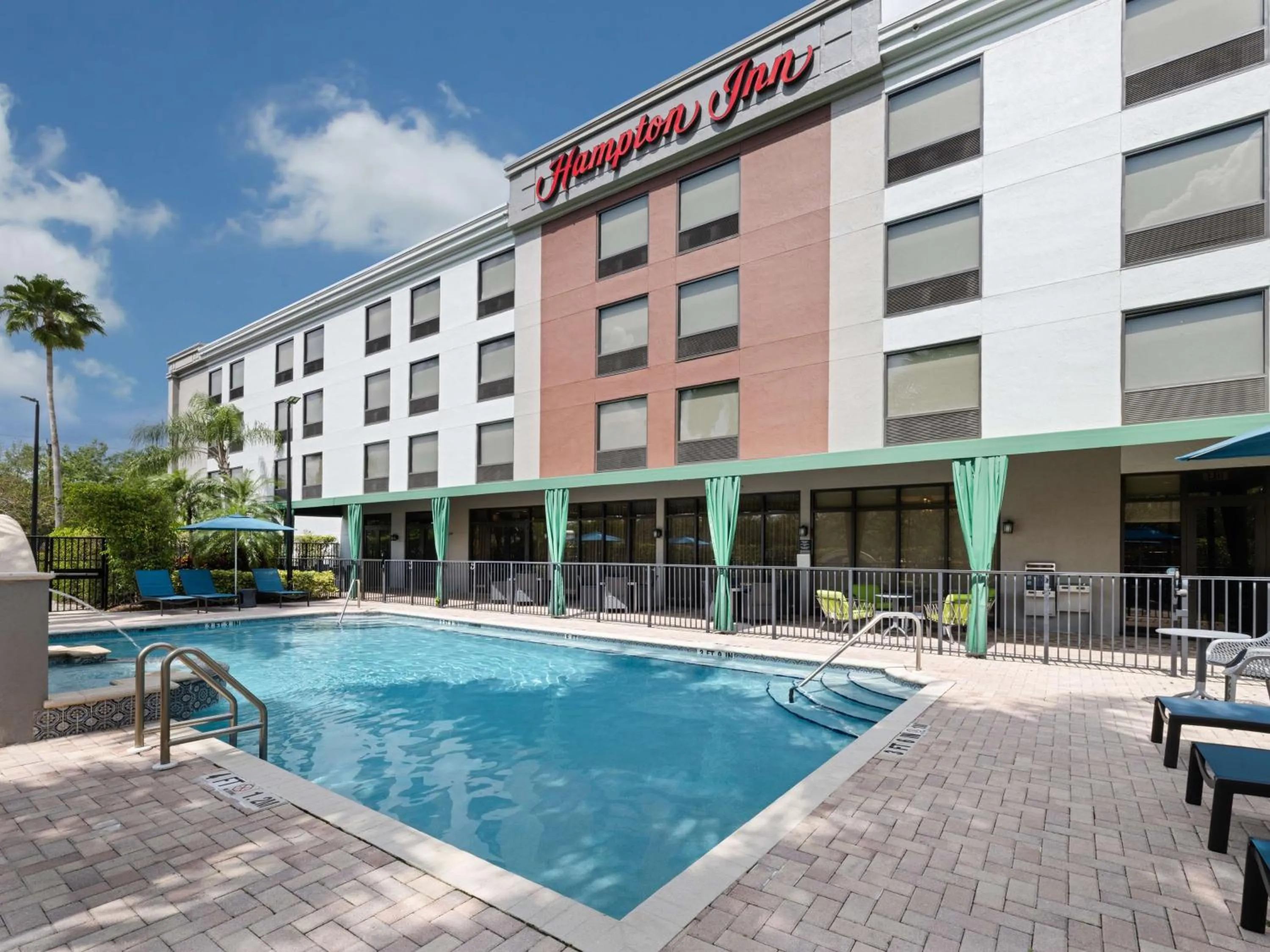 Pool view in Hampton Inn West Palm Beach-Florida Turnpike