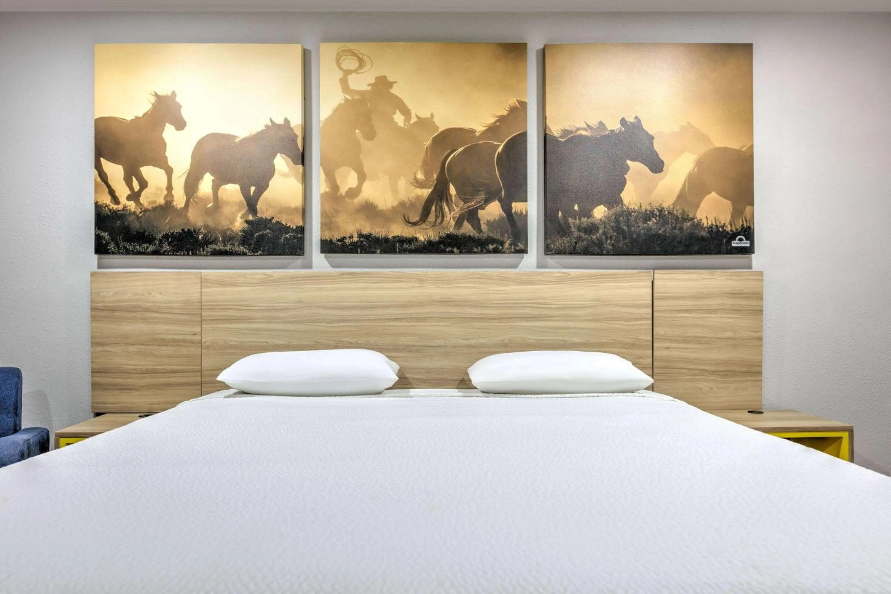 Photo of the whole room, Bed in Days Inn by Wyndham South Fort Worth