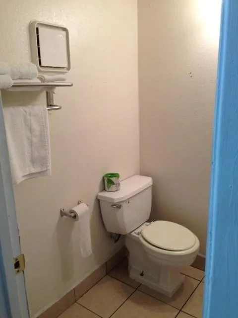 Days Inn by Wyndham South Fort Worth