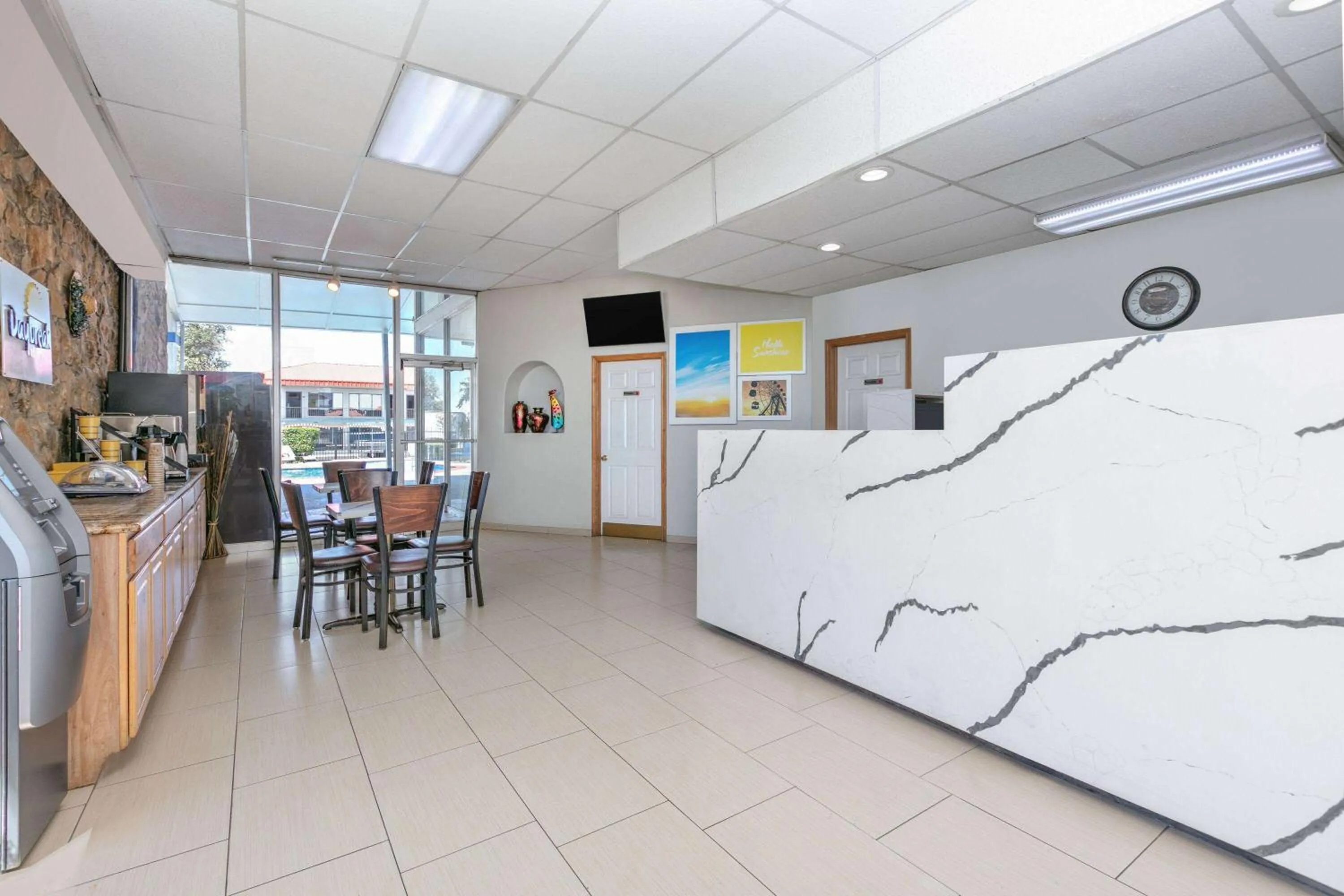 Lobby or reception in Days Inn by Wyndham South Fort Worth