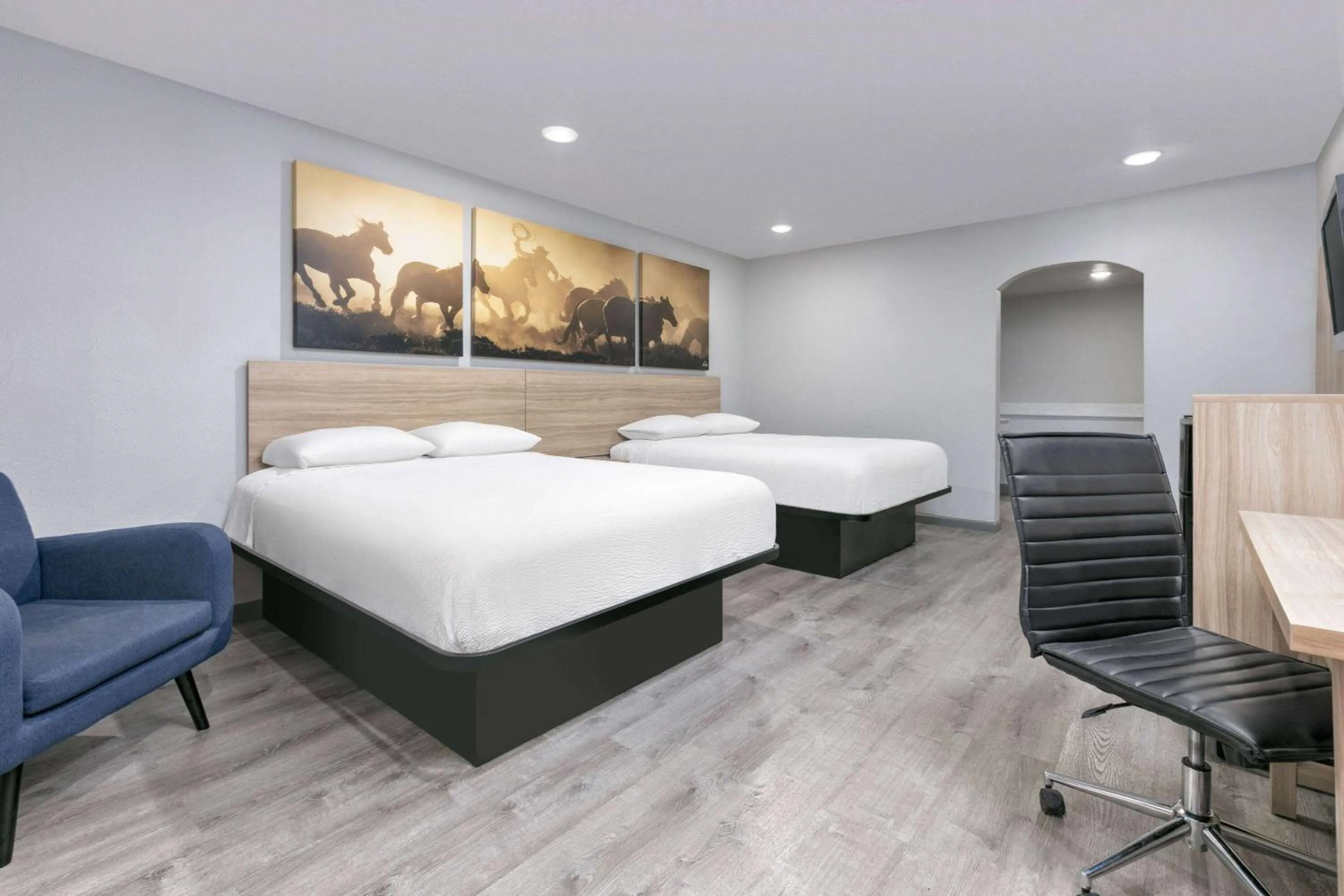 Photo of the whole room, Bed in Days Inn by Wyndham South Fort Worth