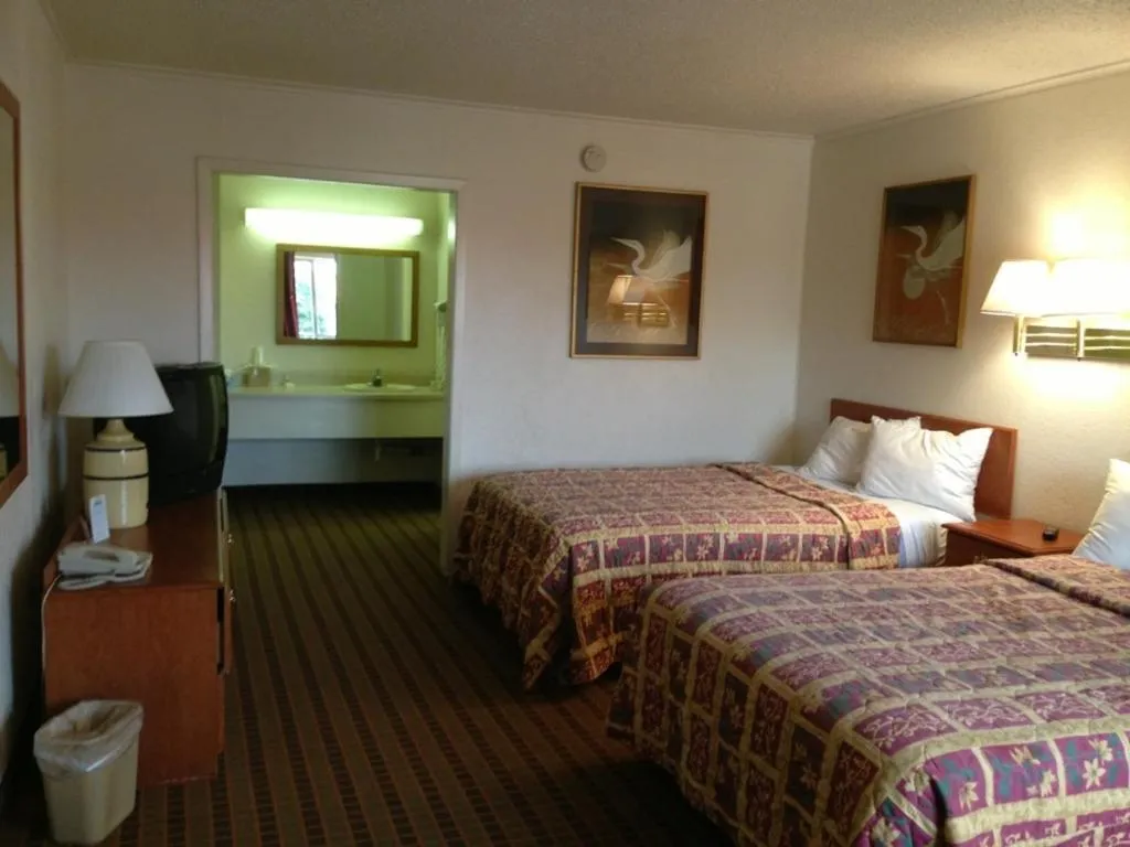 Bed in Days Inn by Wyndham South Fort Worth