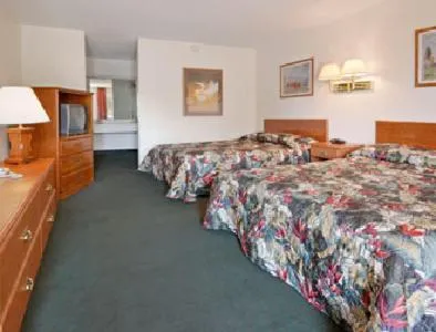 Bed in Days Inn by Wyndham South Fort Worth