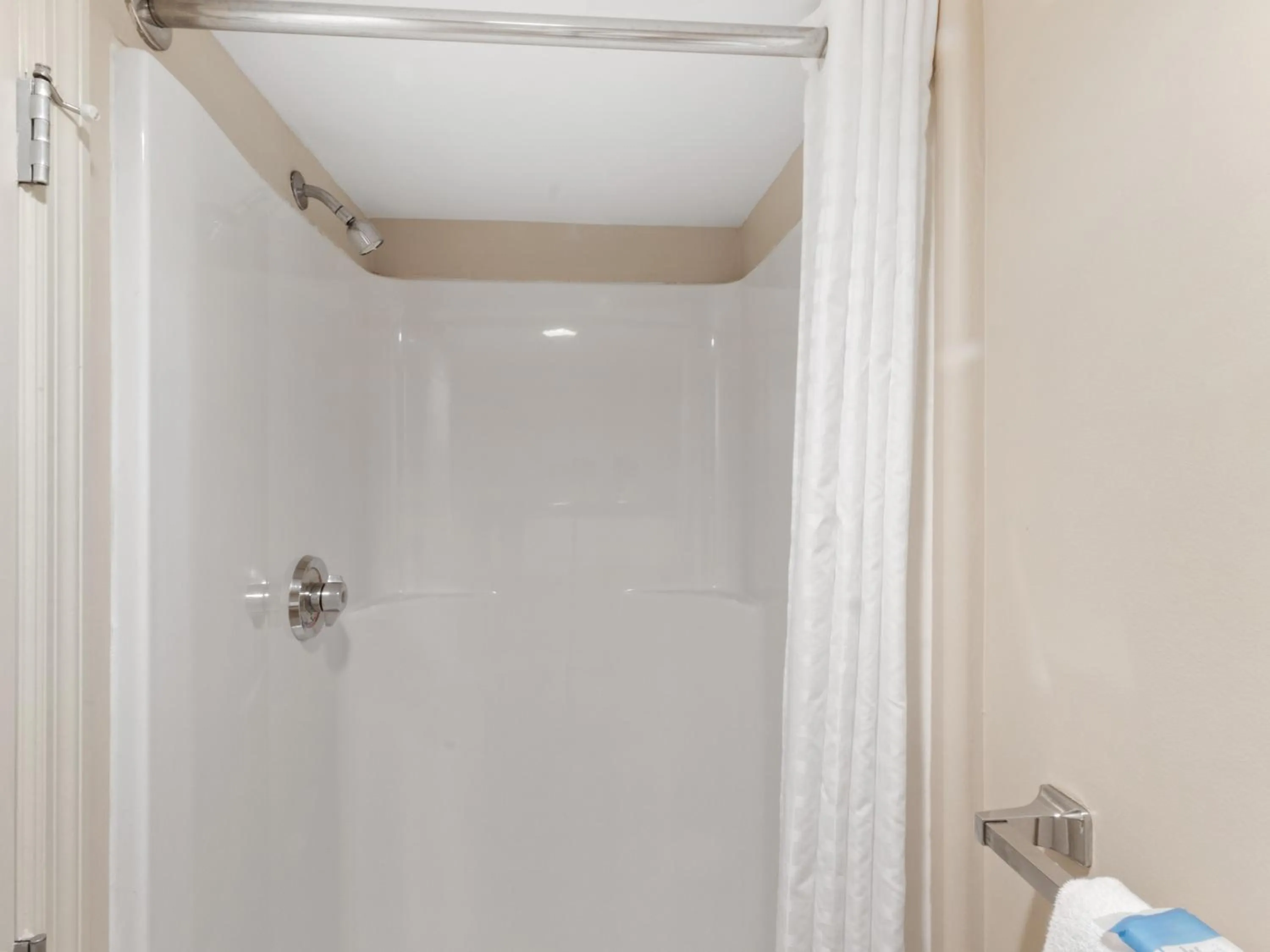 Bathroom in Tilghman Beach and Golf Resort