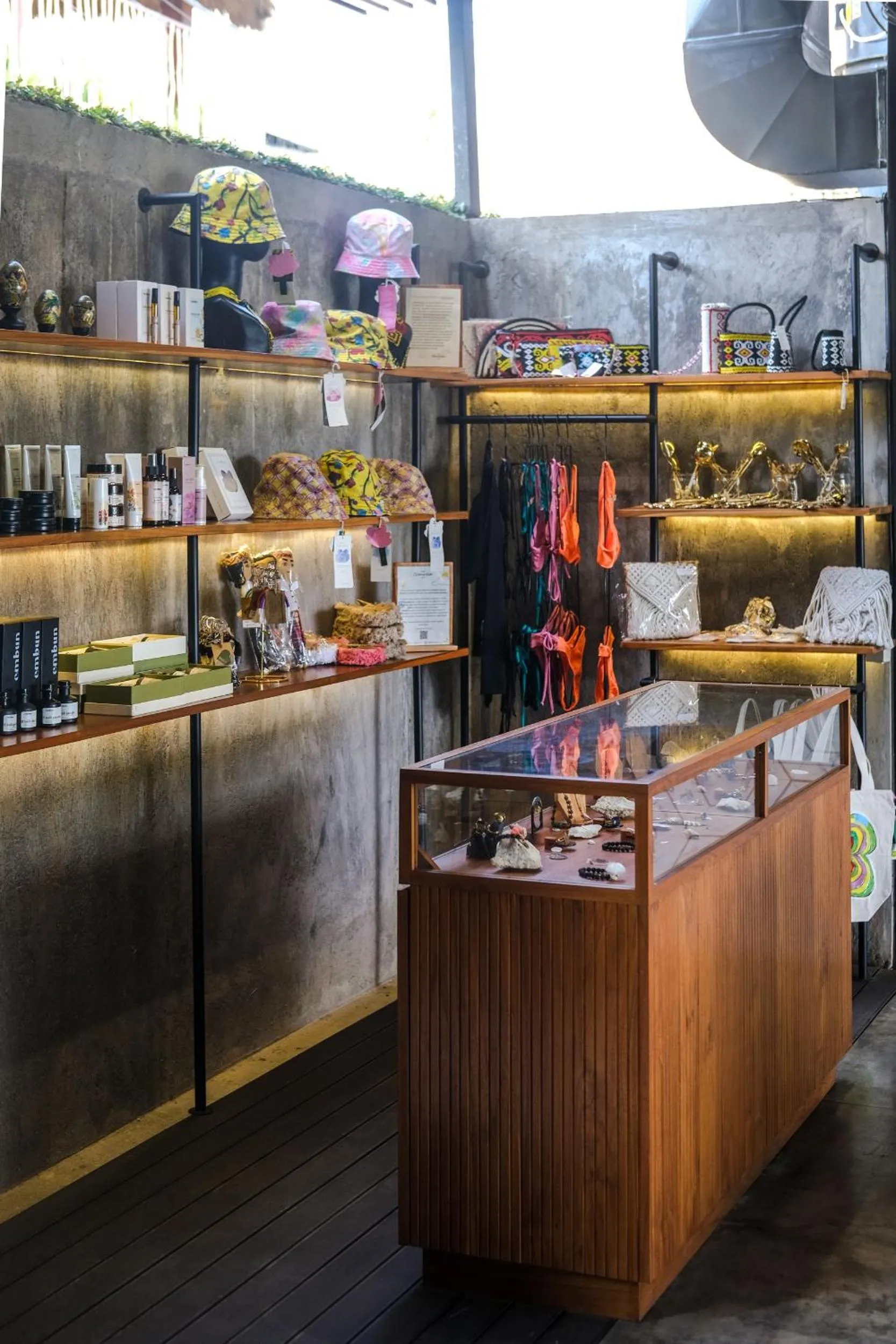 On-site shops in The Elementum