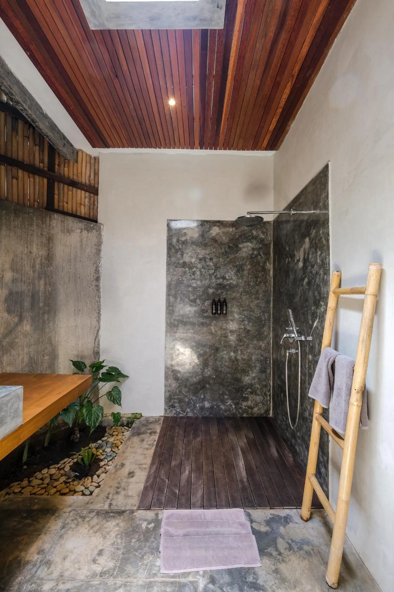 Shower in The Elementum