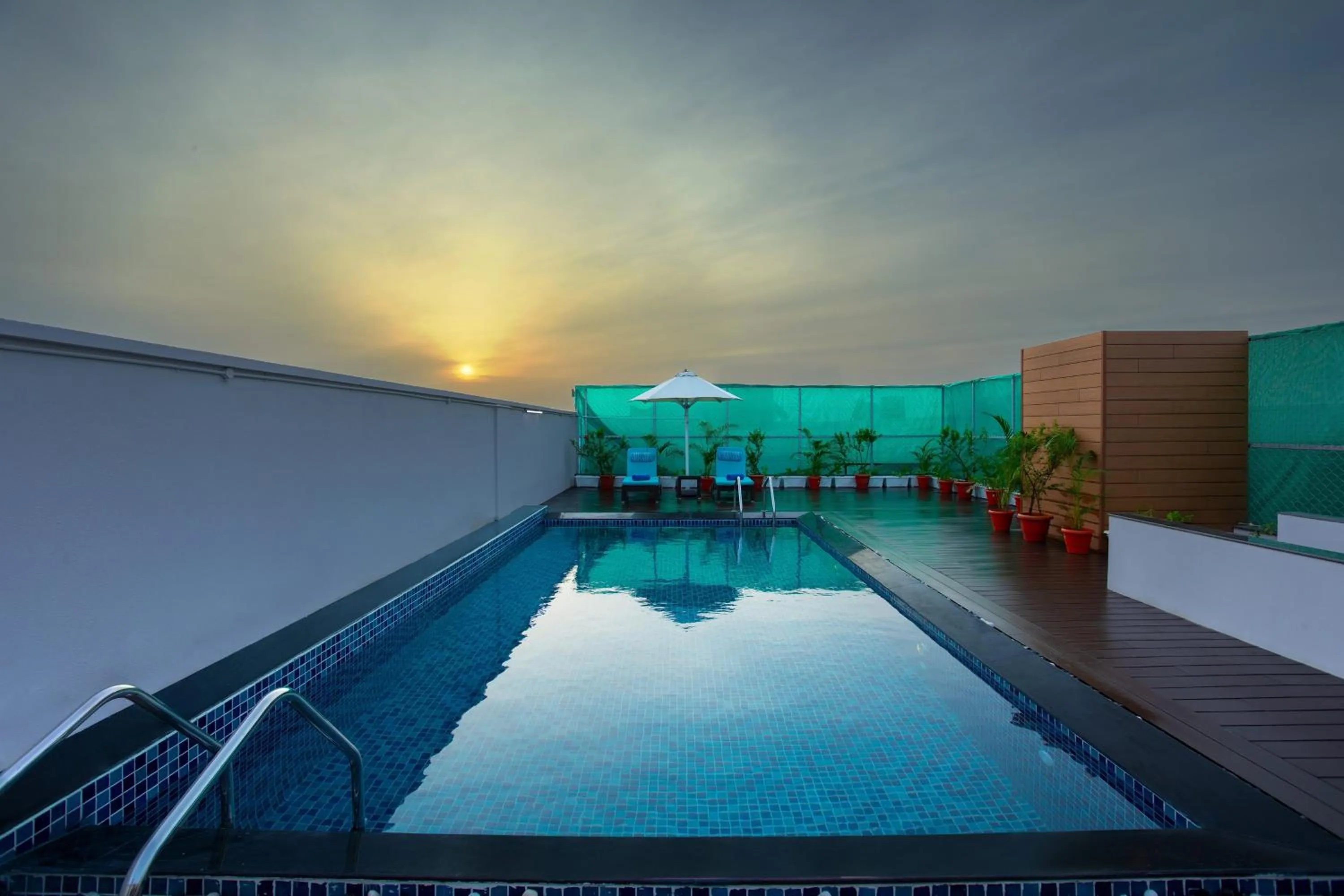 Swimming pool in Four Points by Sheraton Chennai OMR