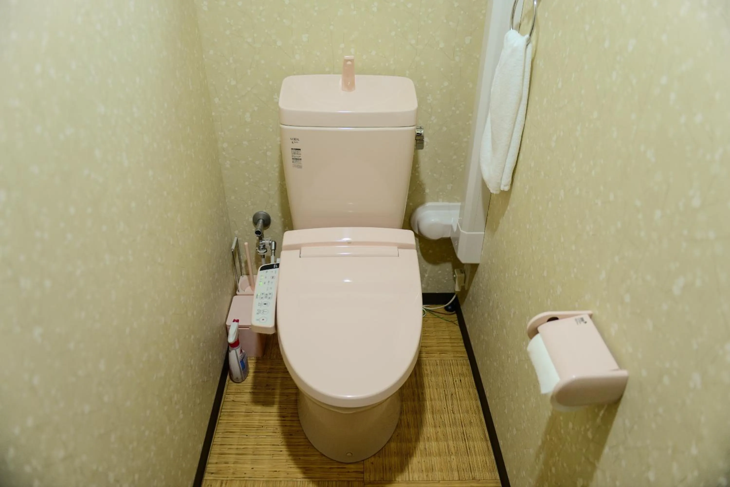 Bathroom in Nishioji TANUKI 西大路 狸