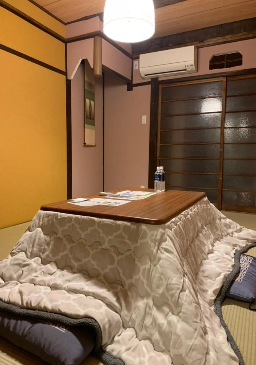 Living room, Bed in Nishioji TANUKI 西大路 狸