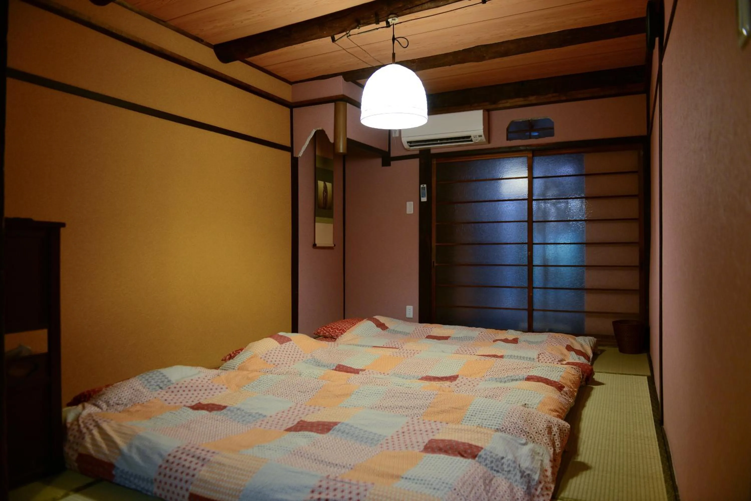 Bedroom, Bed in Nishioji TANUKI 西大路 狸