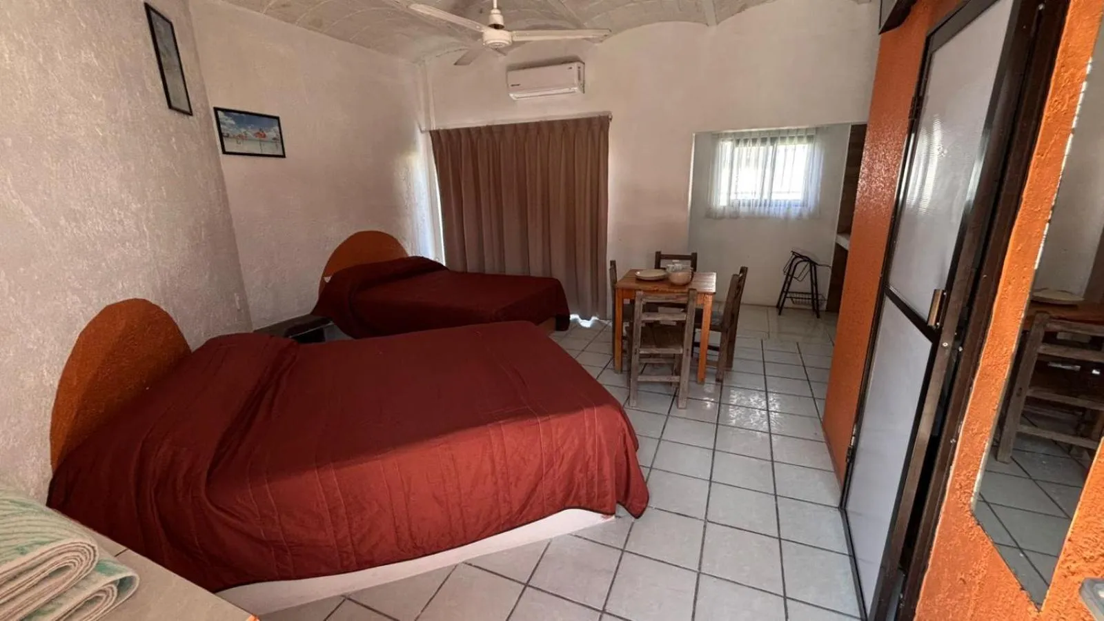 Photo of the whole room, Bed in Bungalows Flamingos