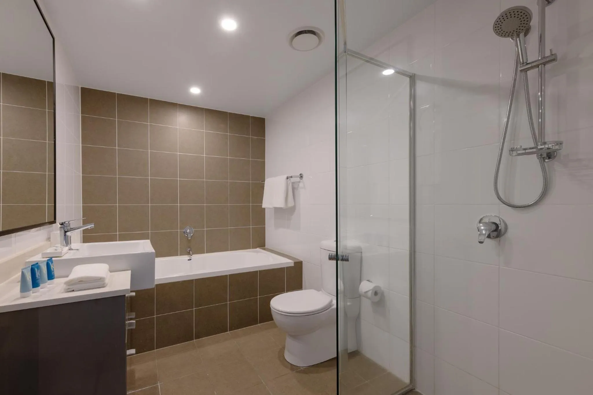 Shower in Meriton Suites Broadbeach