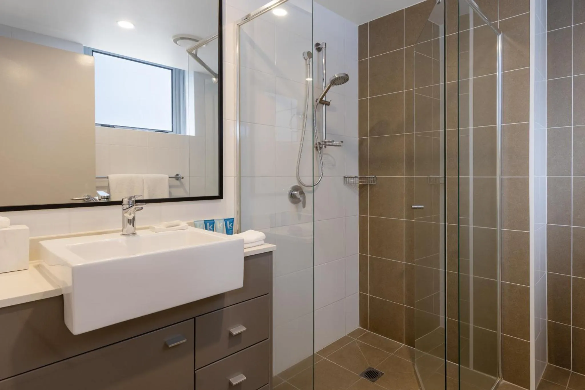 Shower in Meriton Suites Broadbeach