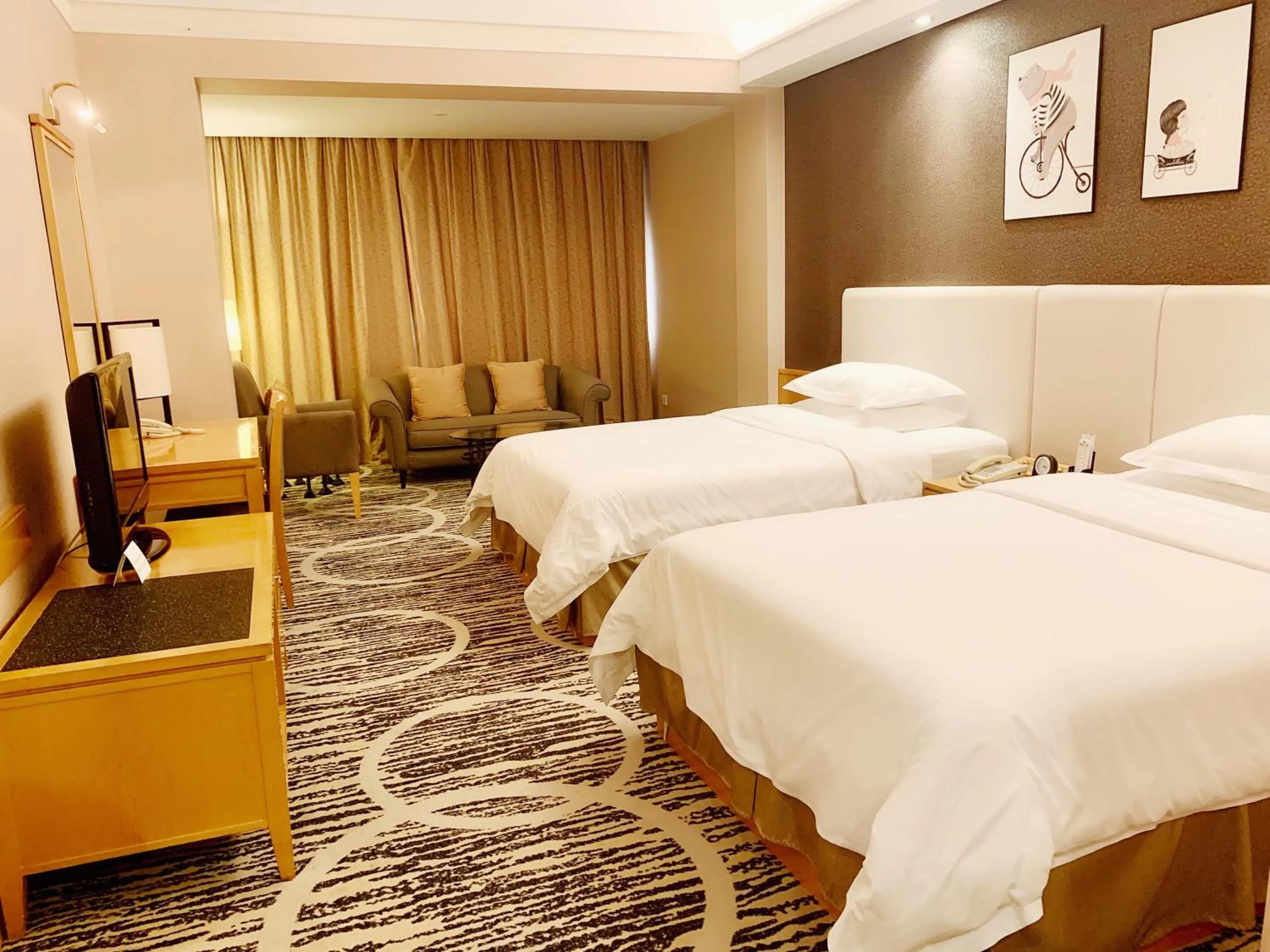 Photo of the whole room, Bed in Baiyun Hotel Guangzhou