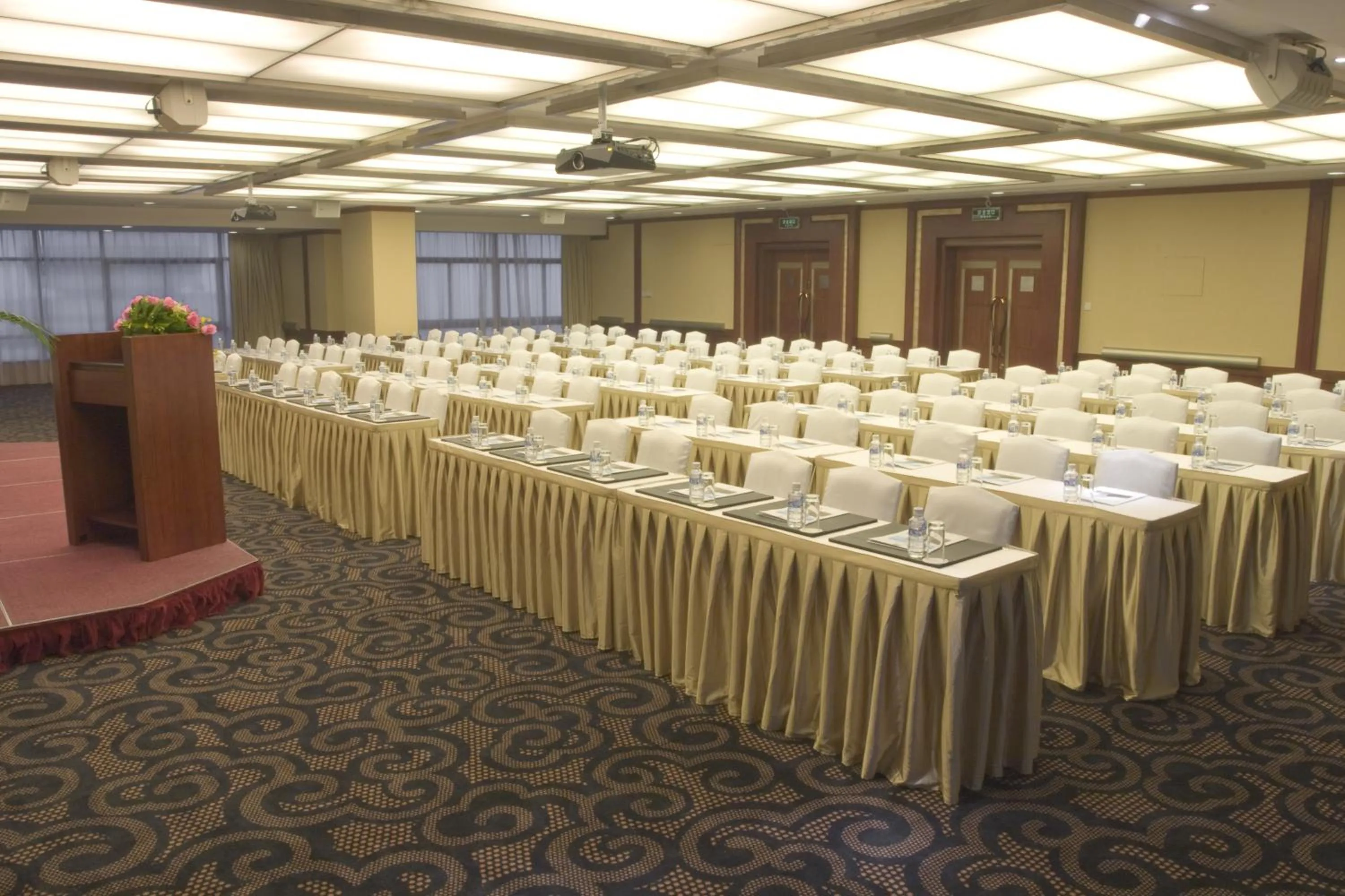Business facilities in Baiyun Hotel Guangzhou