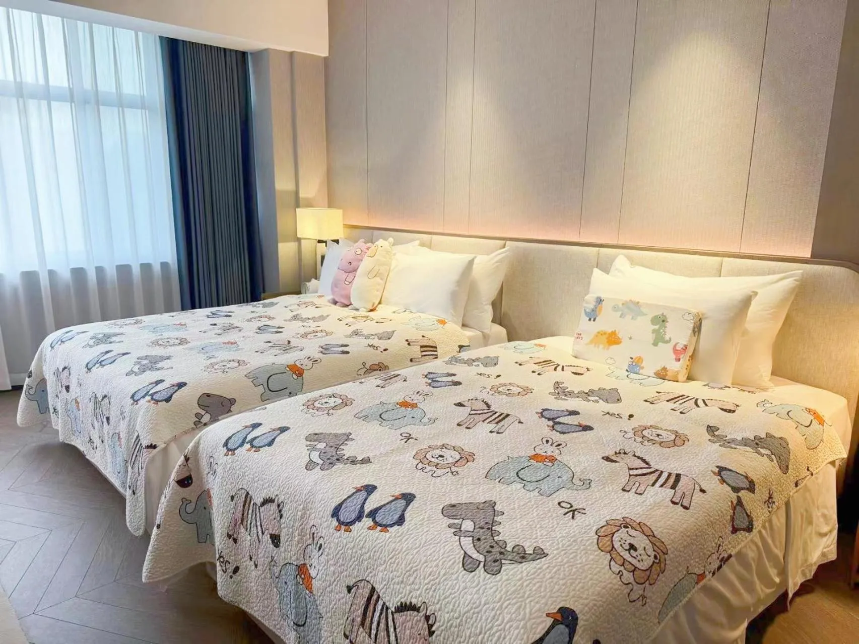 Photo of the whole room, Bed in Baiyun Hotel Guangzhou