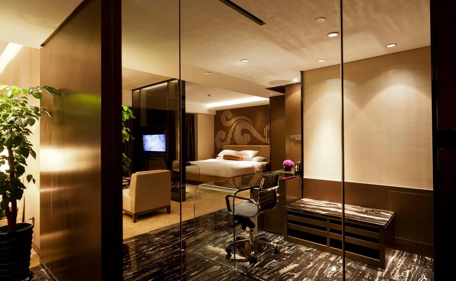 Photo of the whole room, Bed in Baiyun Hotel Guangzhou