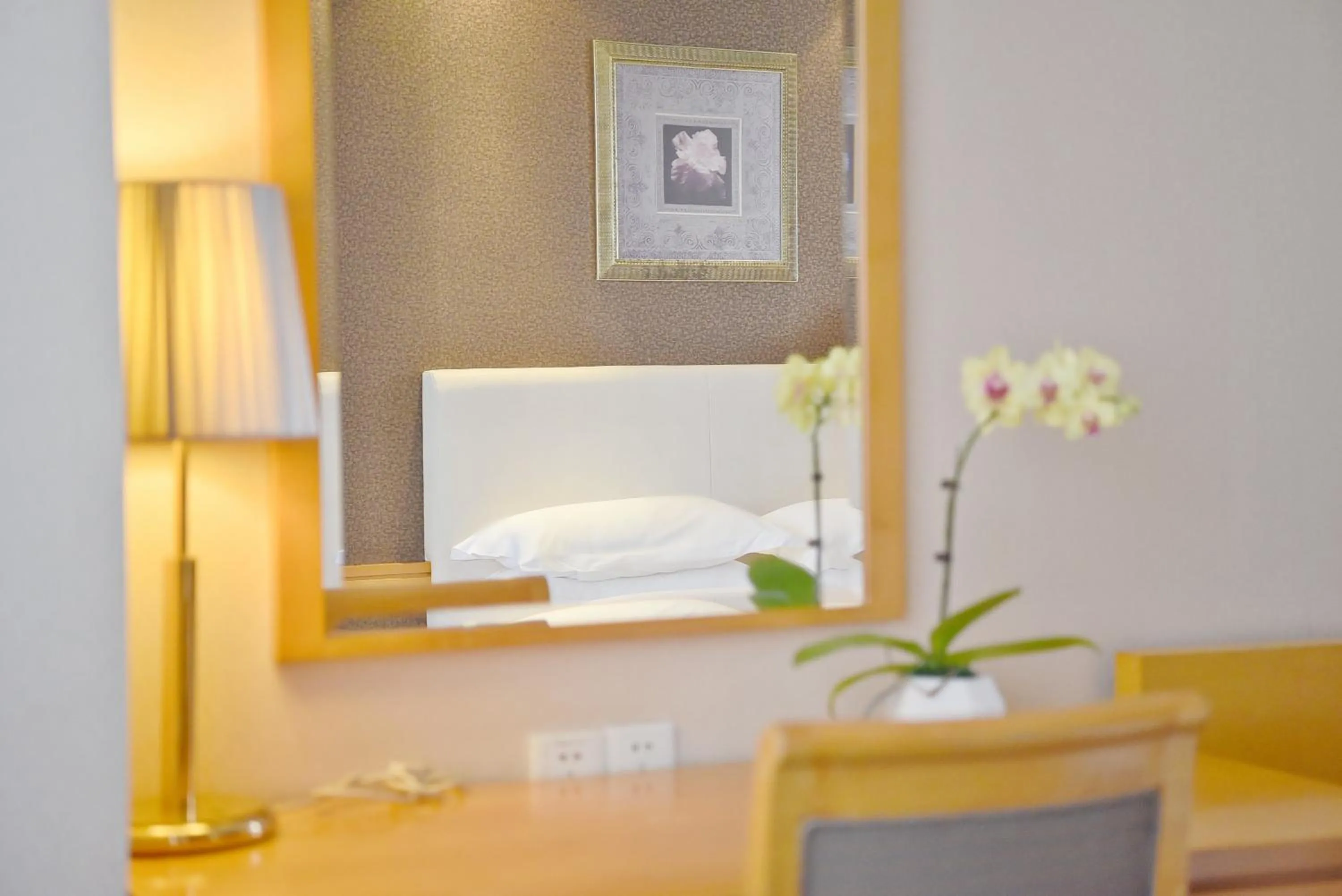 Photo of the whole room in Baiyun Hotel Guangzhou