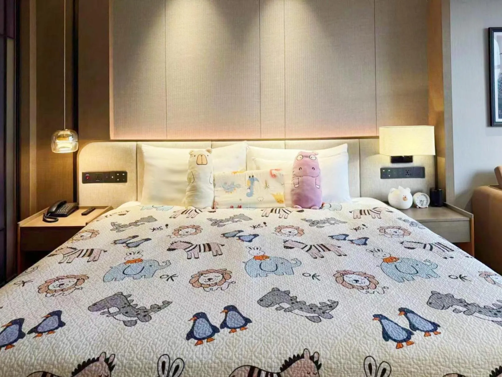 Bed in Baiyun Hotel Guangzhou