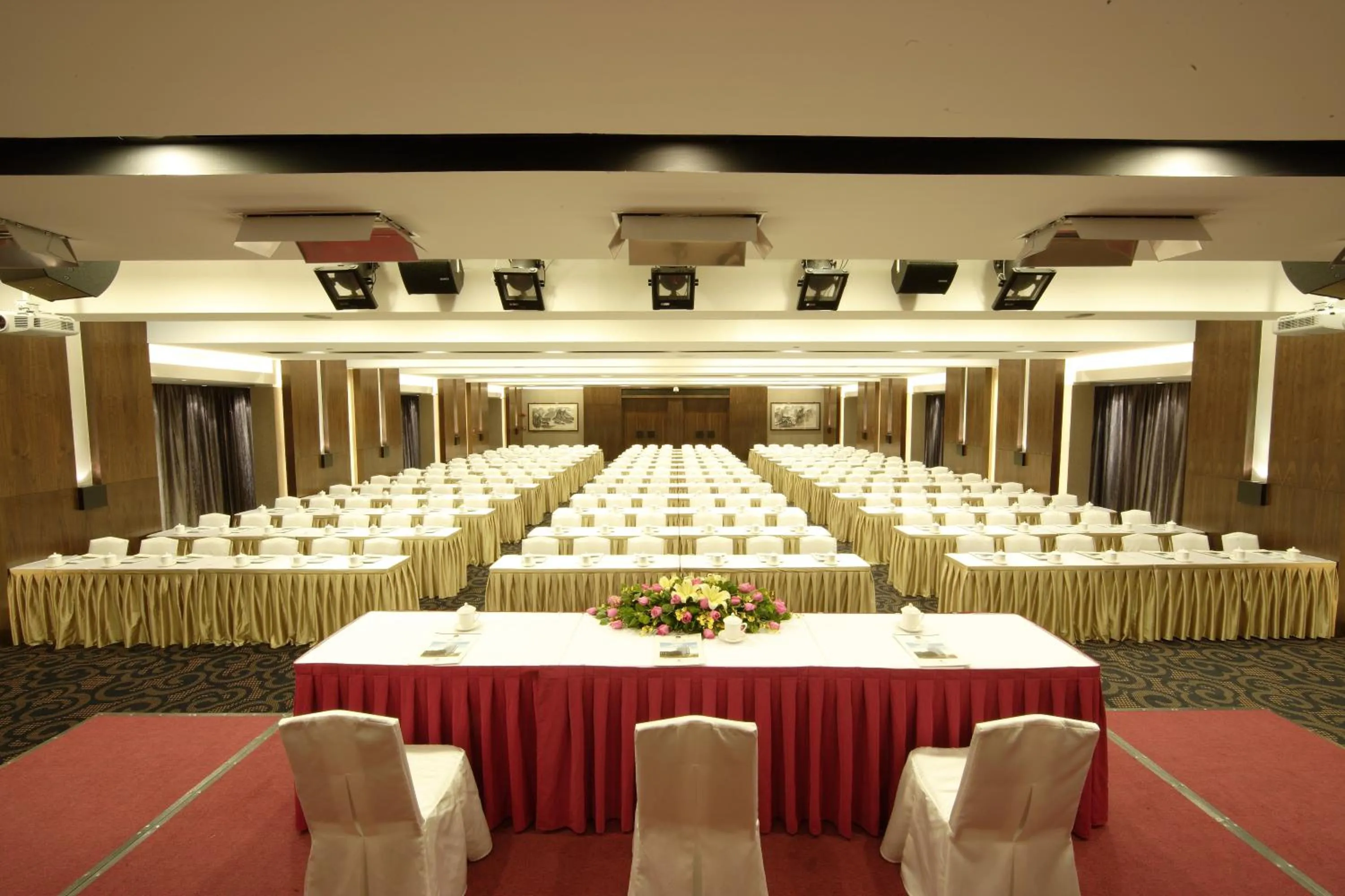 Business facilities in Baiyun Hotel Guangzhou
