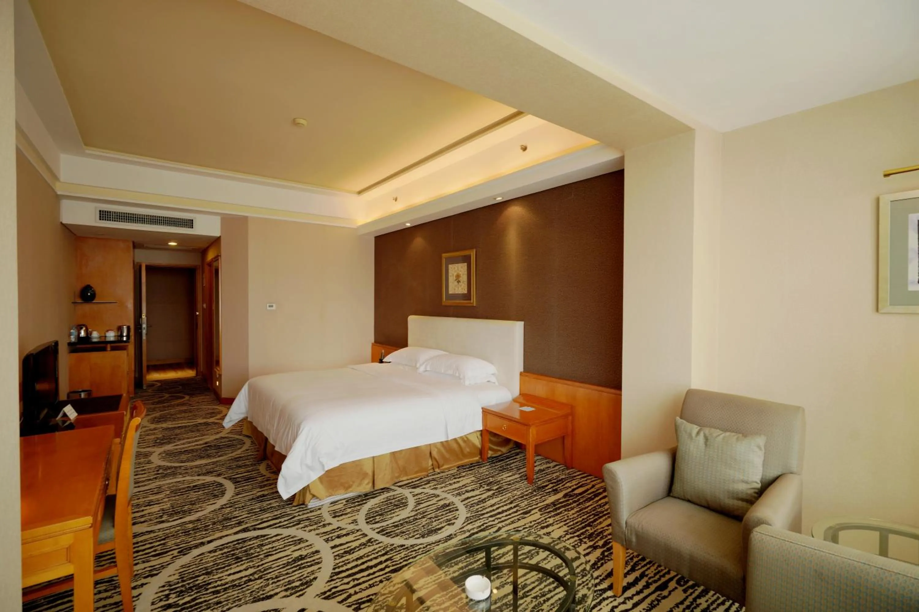 Photo of the whole room, Bed in Baiyun Hotel Guangzhou